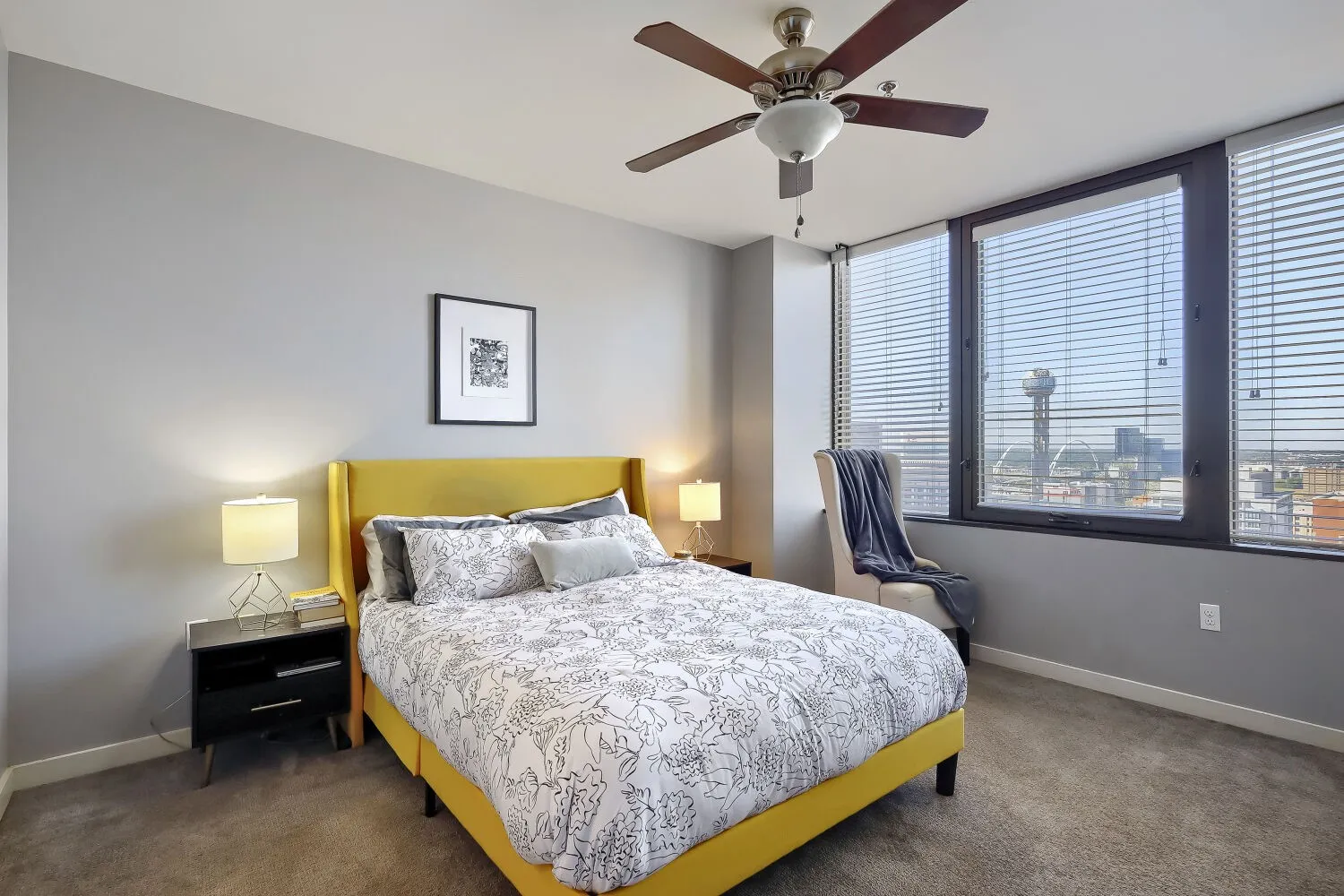 Condominium For Sale in Dallas County , 1200 Main Street 1904, Dallas, Texas 75202, 1 Bedroom, 2 Bathroom, 1 Garage spaces, 1,169 Sqft, built in 1974, mls#21404634, Real Estate Agent in Dallas, Homes For Sale in Dallas county, Homes For Sale in Dallas, Realtor in Dallas Texas, Real Estate Brokerage Independent Realty Texas, Luminita Cordes Realtor