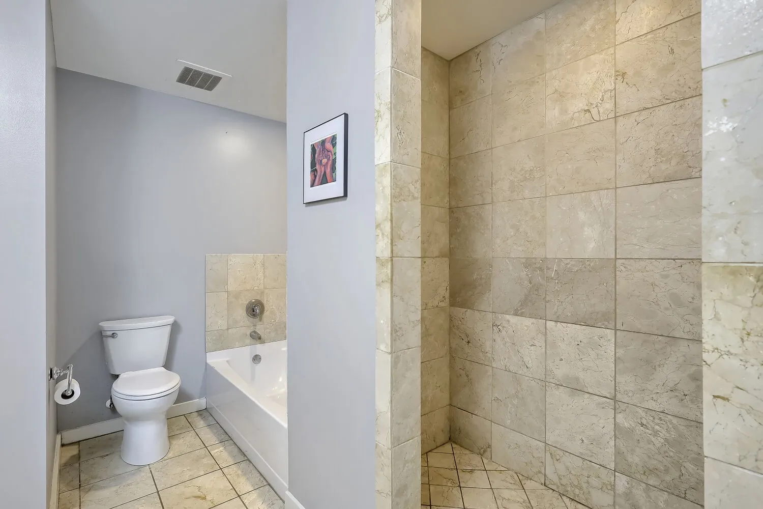 Condominium For Sale in Dallas County , 1200 Main Street 1904, Dallas, Texas 75202, 1 Bedroom, 2 Bathroom, 1 Garage spaces, 1,169 Sqft, built in 1974, mls#21404634, Real Estate Agent in Dallas, Homes For Sale in Dallas county, Homes For Sale in Dallas, Realtor in Dallas Texas, Real Estate Brokerage Independent Realty Texas, Luminita Cordes Realtor