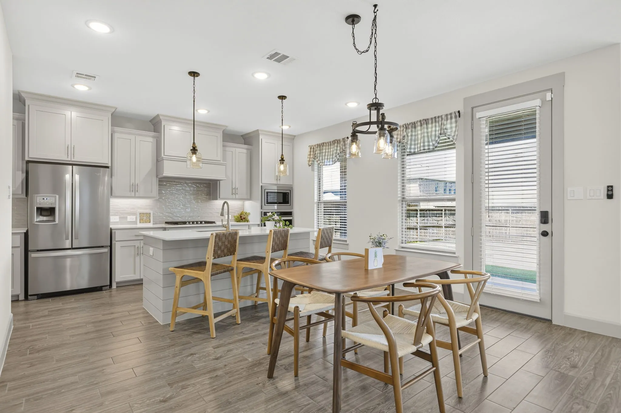 Single Family Residence For Sale in Collin County , 5817 Liberty Hill Drive, Mc Kinney, Texas 75070, 3 Bedroom, 3 Bathroom, 2 Garage spaces, 2,516 Sqft, built in 2019, mls#21405665, Real Estate Agent in Mc Kinney, Homes For Sale in Collin county, Homes For Sale in Mc Kinney, Realtor in Mc Kinney Texas, Real Estate Brokerage Independent Realty Texas, Luminita Cordes Realtor
