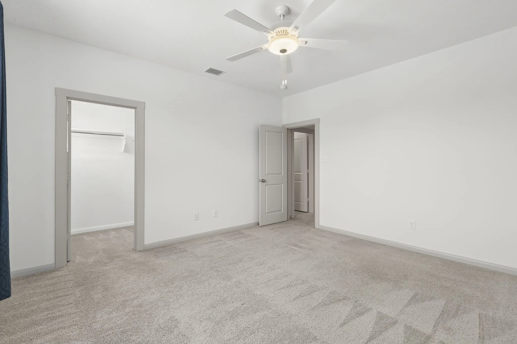 Single Family Residence For Sale in Collin County , 5817 Liberty Hill Drive, Mc Kinney, Texas 75070, 3 Bedroom, 3 Bathroom, 2 Garage spaces, 2,516 Sqft, built in 2019, mls#21405665, Real Estate Agent in Mc Kinney, Homes For Sale in Collin county, Homes For Sale in Mc Kinney, Realtor in Mc Kinney Texas, Real Estate Brokerage Independent Realty Texas, Luminita Cordes Realtor
