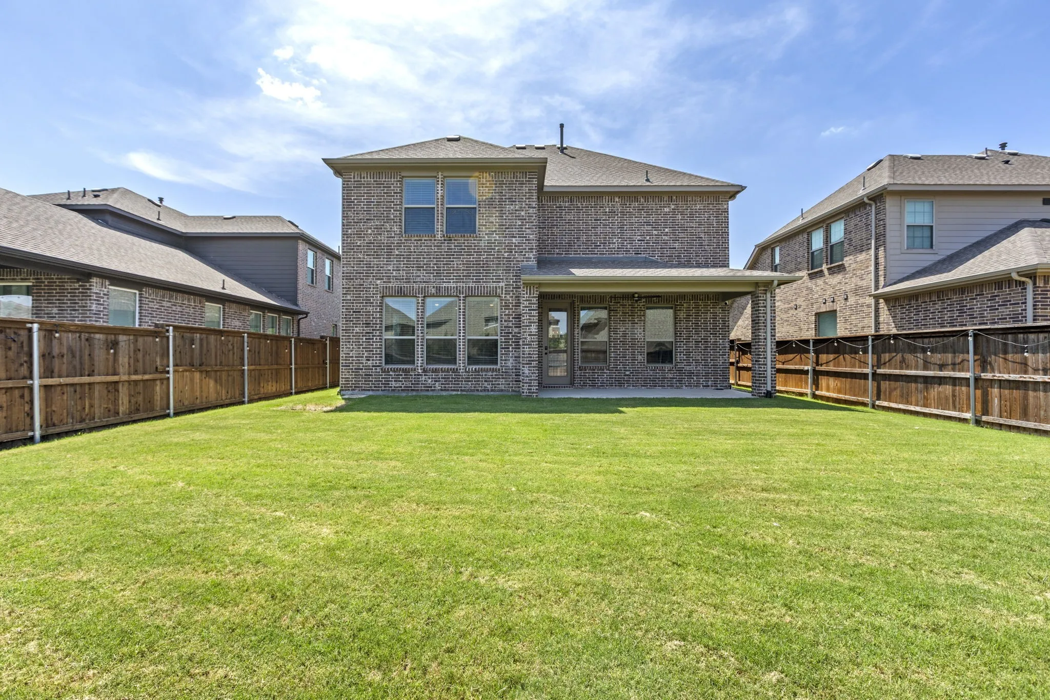 Single Family Residence For Sale in Collin County , 5817 Liberty Hill Drive, Mc Kinney, Texas 75070, 3 Bedroom, 3 Bathroom, 2 Garage spaces, 2,516 Sqft, built in 2019, mls#21405665, Real Estate Agent in Mc Kinney, Homes For Sale in Collin county, Homes For Sale in Mc Kinney, Realtor in Mc Kinney Texas, Real Estate Brokerage Independent Realty Texas, Luminita Cordes Realtor