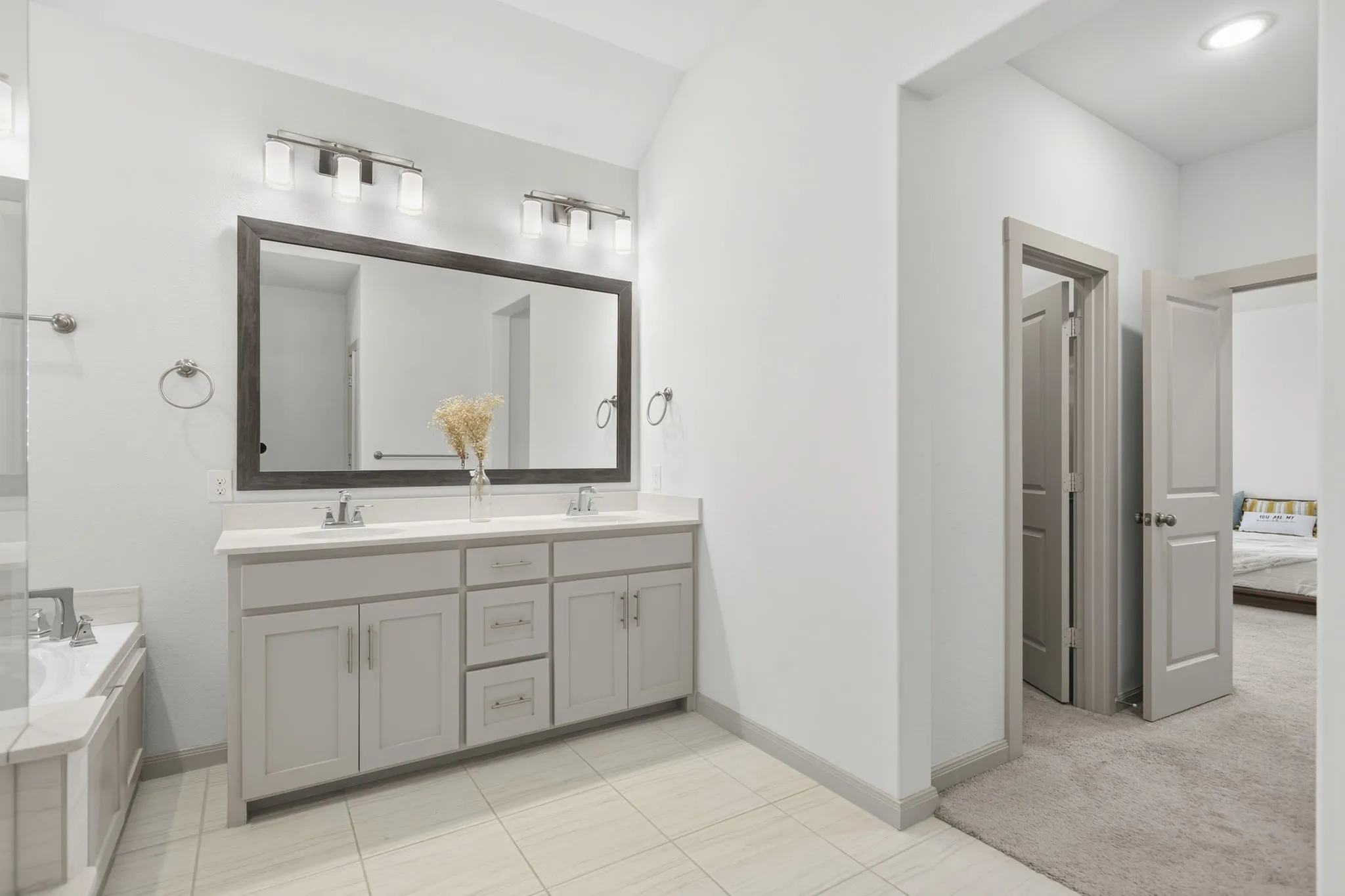 Single Family Residence For Sale in Collin County , 5817 Liberty Hill Drive, Mc Kinney, Texas 75070, 3 Bedroom, 3 Bathroom, 2 Garage spaces, 2,516 Sqft, built in 2019, mls#21405665, Real Estate Agent in Mc Kinney, Homes For Sale in Collin county, Homes For Sale in Mc Kinney, Realtor in Mc Kinney Texas, Real Estate Brokerage Independent Realty Texas, Luminita Cordes Realtor