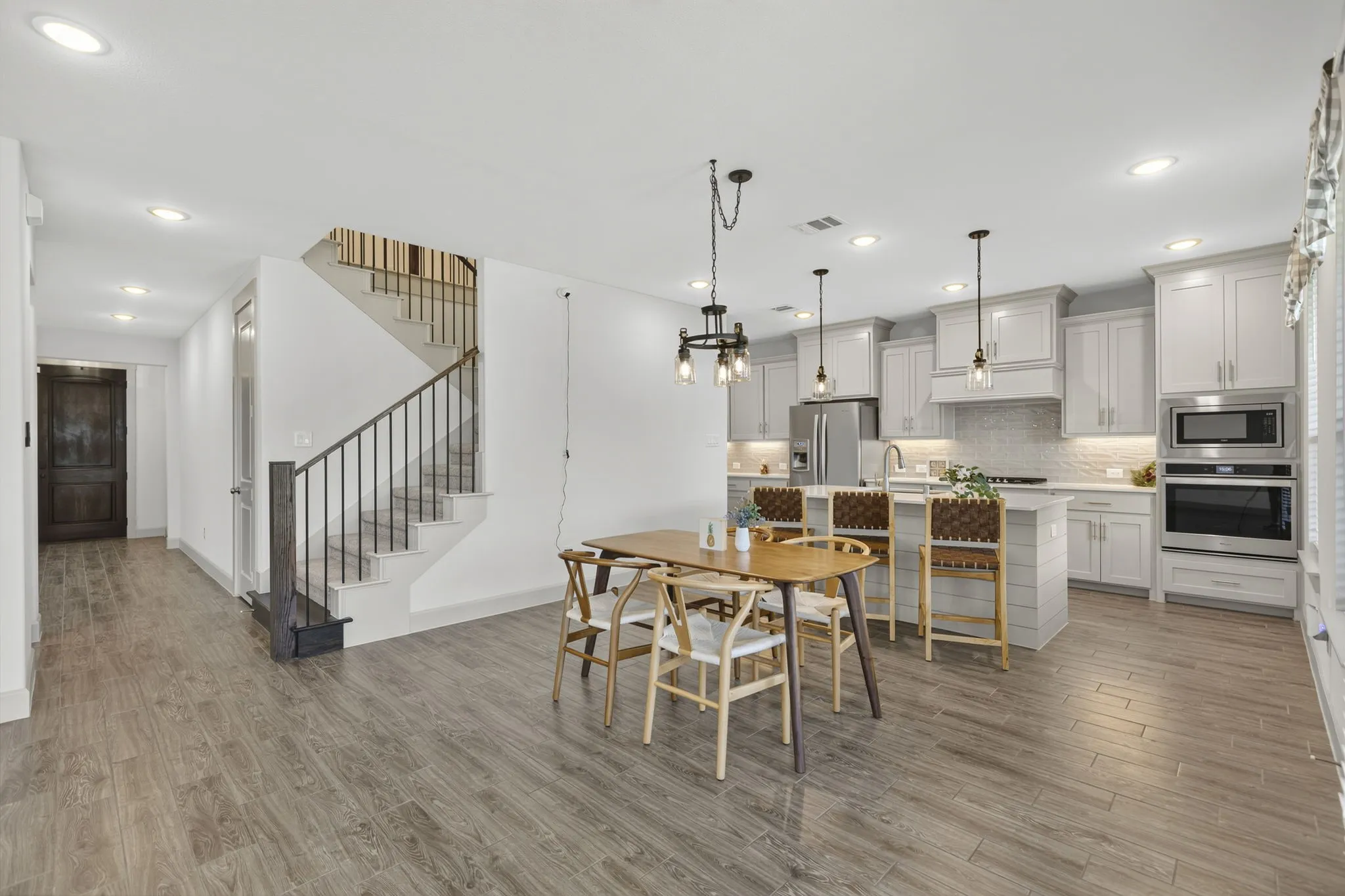 Single Family Residence For Sale in Collin County , 5817 Liberty Hill Drive, Mc Kinney, Texas 75070, 3 Bedroom, 3 Bathroom, 2 Garage spaces, 2,516 Sqft, built in 2019, mls#21405665, Real Estate Agent in Mc Kinney, Homes For Sale in Collin county, Homes For Sale in Mc Kinney, Realtor in Mc Kinney Texas, Real Estate Brokerage Independent Realty Texas, Luminita Cordes Realtor