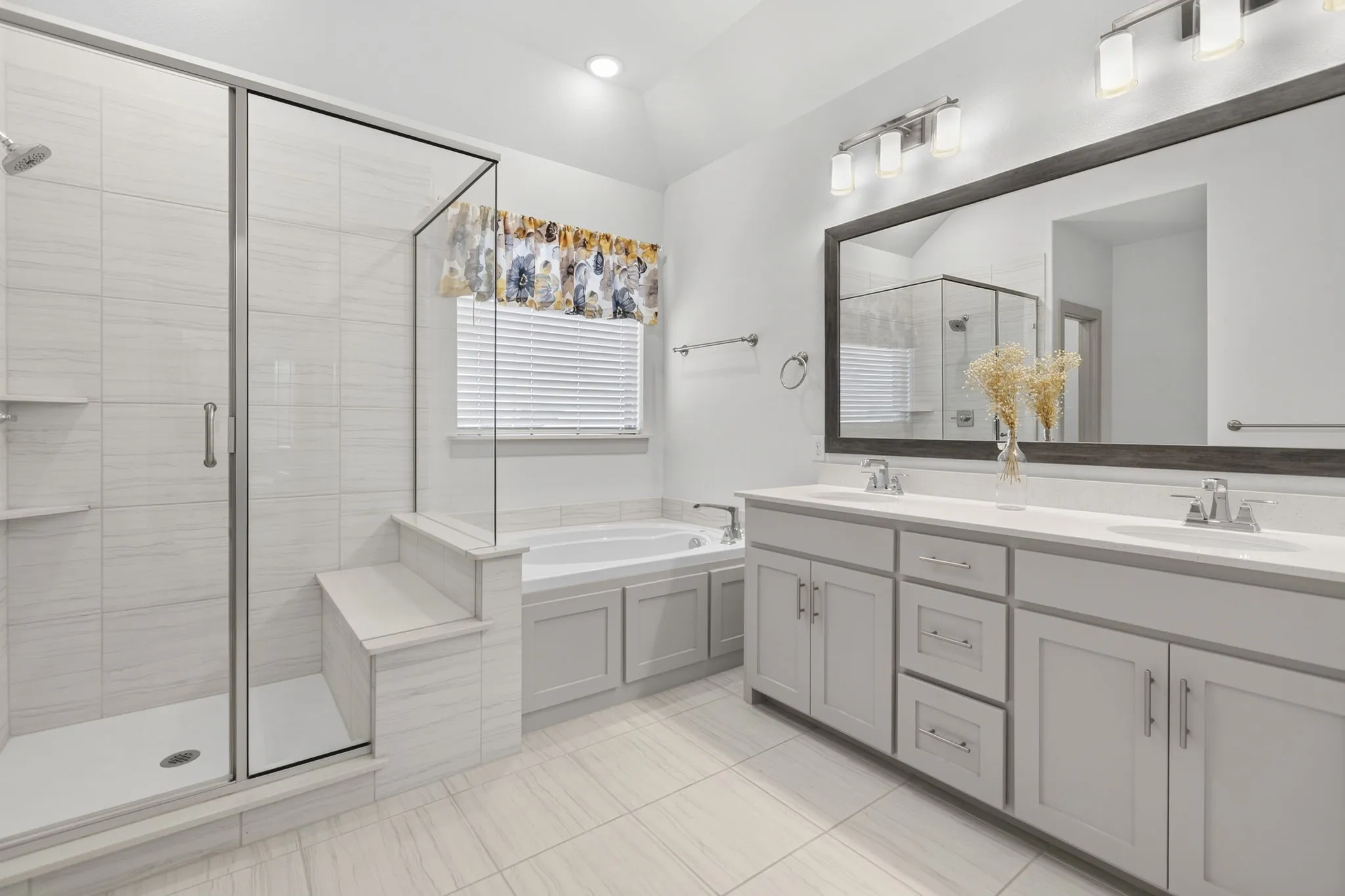 Single Family Residence For Sale in Collin County , 5817 Liberty Hill Drive, Mc Kinney, Texas 75070, 3 Bedroom, 3 Bathroom, 2 Garage spaces, 2,516 Sqft, built in 2019, mls#21405665, Real Estate Agent in Mc Kinney, Homes For Sale in Collin county, Homes For Sale in Mc Kinney, Realtor in Mc Kinney Texas, Real Estate Brokerage Independent Realty Texas, Luminita Cordes Realtor