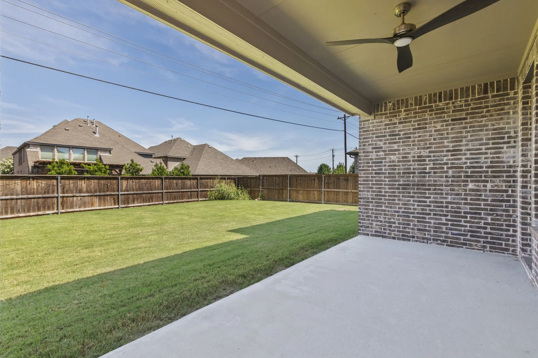 Single Family Residence For Sale in Collin County , 5817 Liberty Hill Drive, Mc Kinney, Texas 75070, 3 Bedroom, 3 Bathroom, 2 Garage spaces, 2,516 Sqft, built in 2019, mls#21405665, Real Estate Agent in Mc Kinney, Homes For Sale in Collin county, Homes For Sale in Mc Kinney, Realtor in Mc Kinney Texas, Real Estate Brokerage Independent Realty Texas, Luminita Cordes Realtor