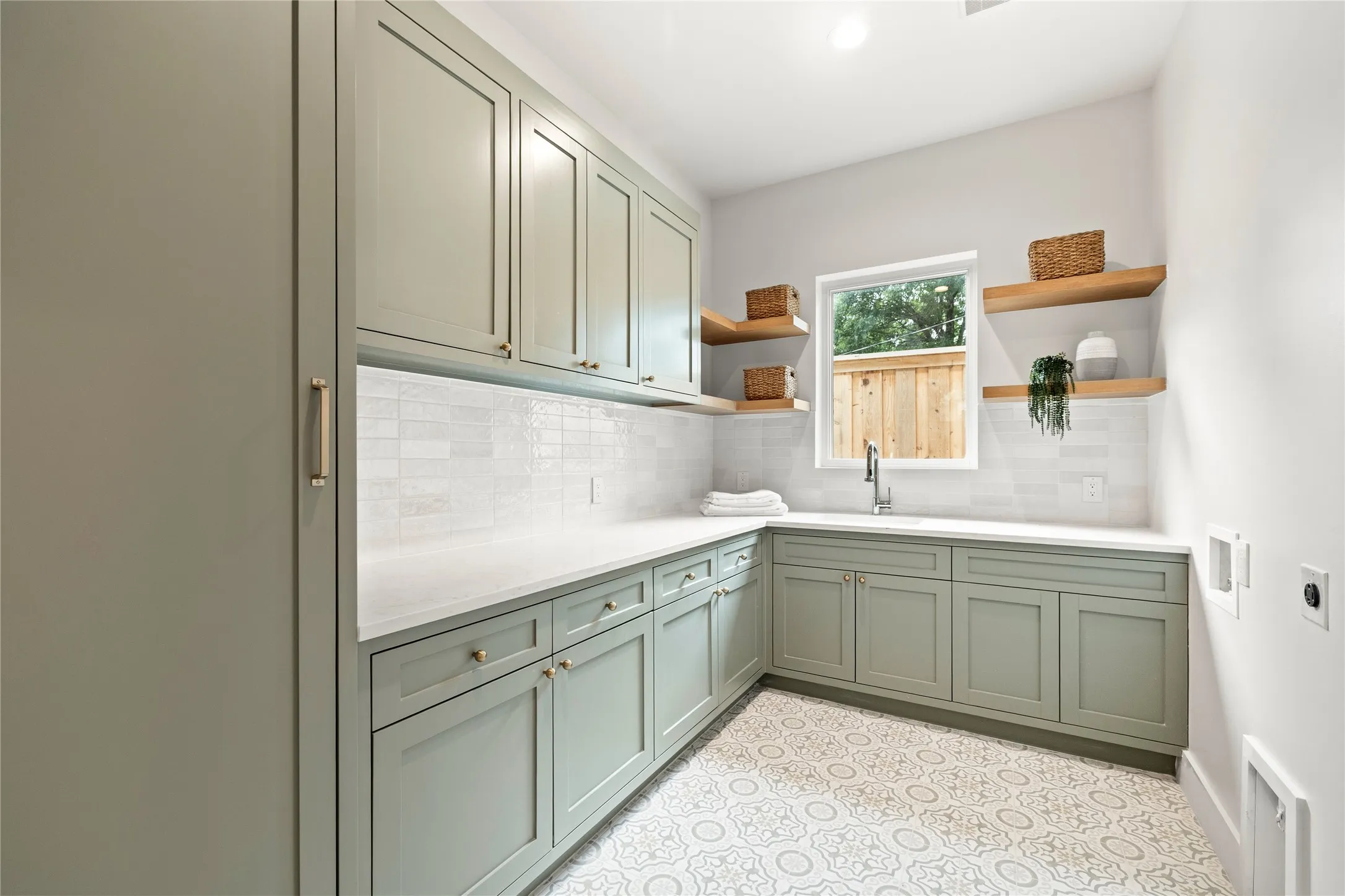 Single Family Residence For Rent in Dallas County , 8730 Rexford Drive, Dallas, Texas 75209, 5 Bedroom, 6 Bathroom, 2 Garage spaces, 4,604 Sqft, built in 2025, mls#21405299, Real Estate Agent in Dallas, Homes For Rent in Dallas county, Homes For Rent in Dallas, Realtor in Dallas Texas, Real Estate Brokerage Independent Realty Texas, Luminita Cordes Realtor