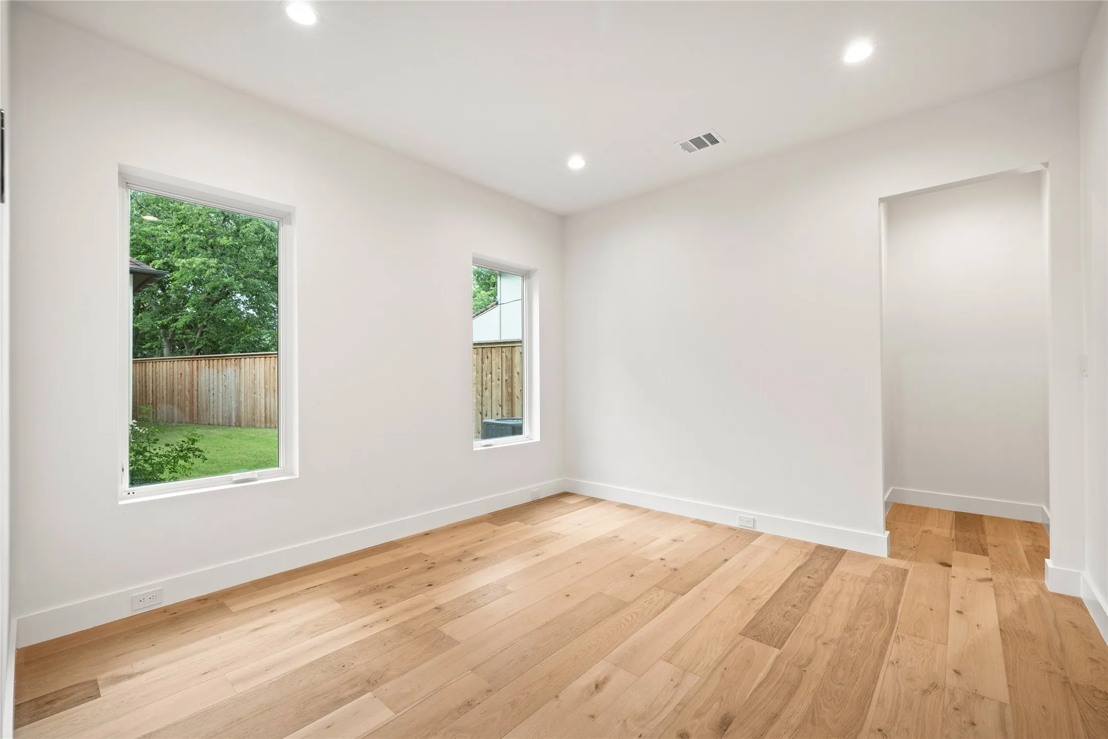 Single Family Residence For Rent in Dallas County , 8730 Rexford Drive, Dallas, Texas 75209, 5 Bedroom, 6 Bathroom, 2 Garage spaces, 4,604 Sqft, built in 2025, mls#21405299, Real Estate Agent in Dallas, Homes For Rent in Dallas county, Homes For Rent in Dallas, Realtor in Dallas Texas, Real Estate Brokerage Independent Realty Texas, Luminita Cordes Realtor