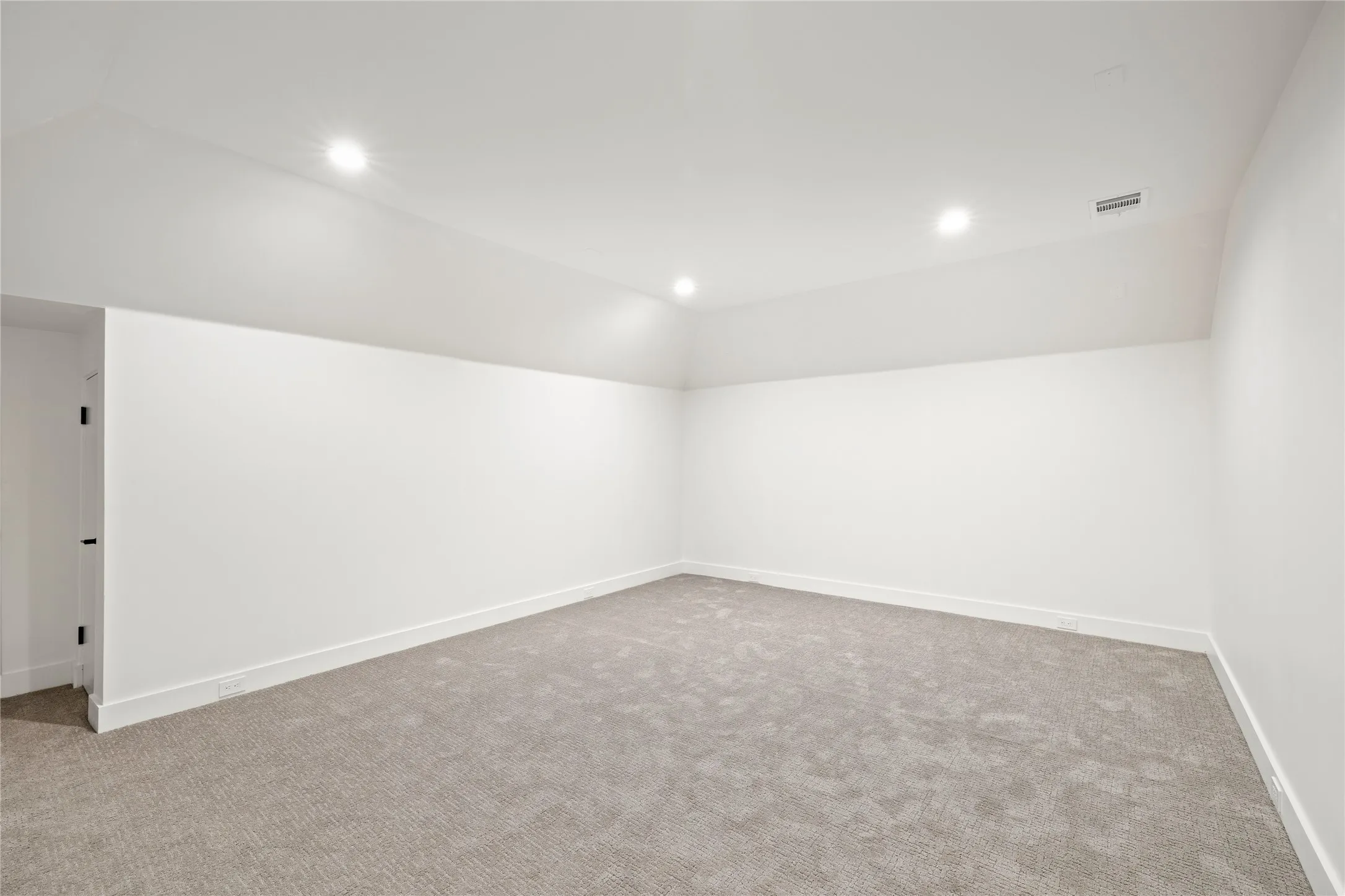 Single Family Residence For Rent in Dallas County , 8730 Rexford Drive, Dallas, Texas 75209, 5 Bedroom, 6 Bathroom, 2 Garage spaces, 4,604 Sqft, built in 2025, mls#21405299, Real Estate Agent in Dallas, Homes For Rent in Dallas county, Homes For Rent in Dallas, Realtor in Dallas Texas, Real Estate Brokerage Independent Realty Texas, Luminita Cordes Realtor