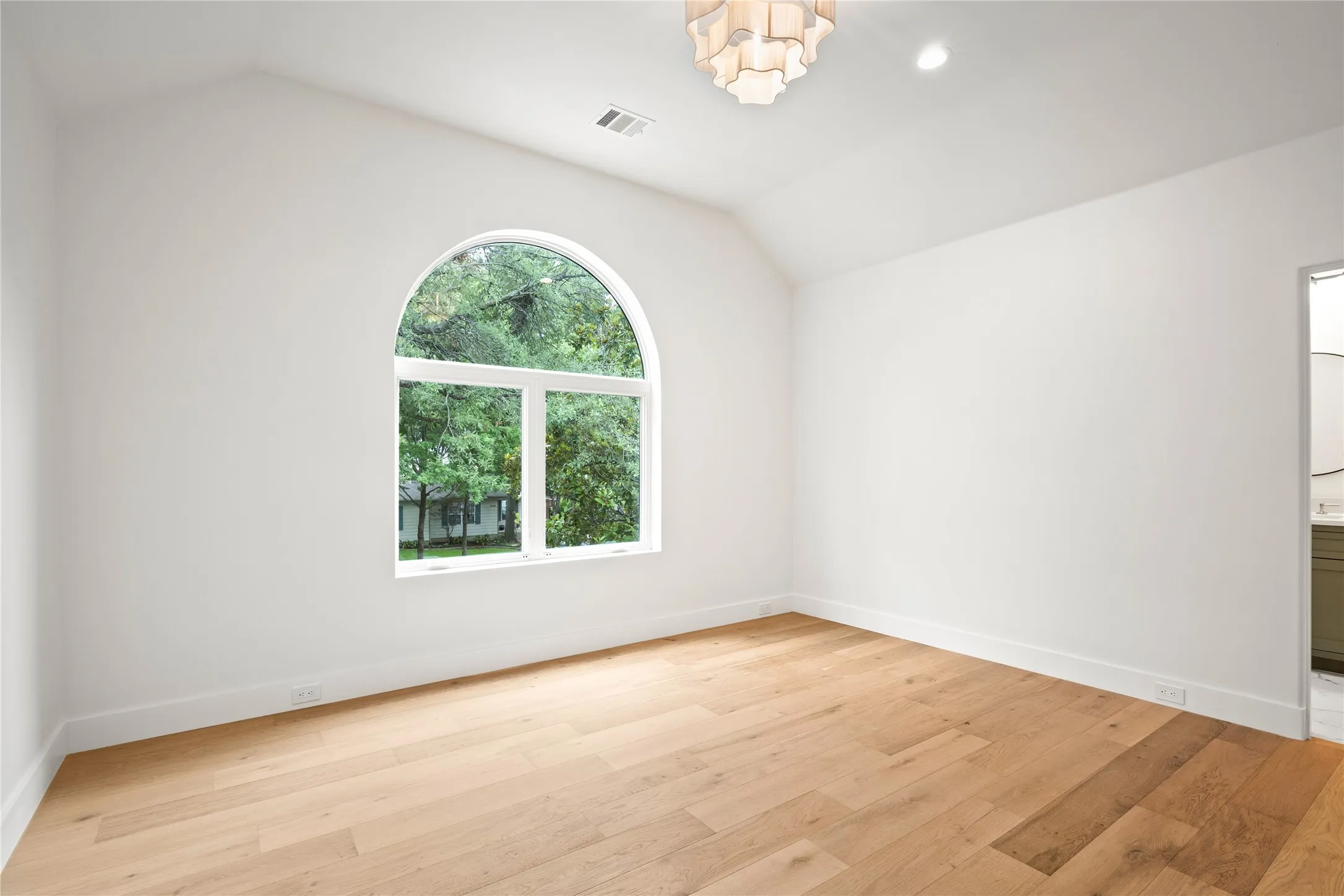 Single Family Residence For Rent in Dallas County , 8730 Rexford Drive, Dallas, Texas 75209, 5 Bedroom, 6 Bathroom, 2 Garage spaces, 4,604 Sqft, built in 2025, mls#21405299, Real Estate Agent in Dallas, Homes For Rent in Dallas county, Homes For Rent in Dallas, Realtor in Dallas Texas, Real Estate Brokerage Independent Realty Texas, Luminita Cordes Realtor