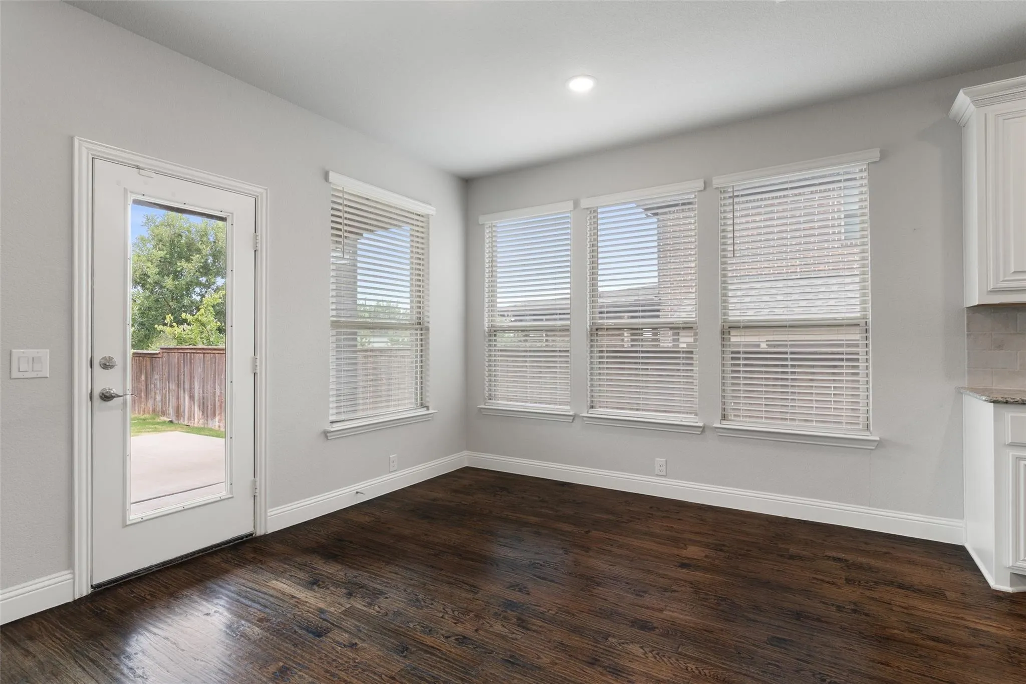 Single Family Residence For Sale in Collin County , 1310 Divine Rose Way, Wylie, Texas 75098, 5 Bedroom, 3 Bathroom, 2 Garage spaces, 3,424 Sqft, built in 2019, mls#21405667, Real Estate Agent in Wylie, Homes For Sale in Collin county, Homes For Sale in Wylie, Realtor in Wylie Texas, Real Estate Brokerage Independent Realty Texas, Luminita Cordes Realtor