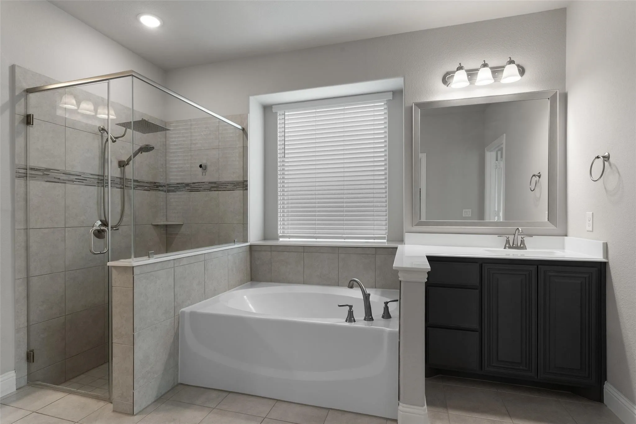 Single Family Residence For Sale in Collin County , 1310 Divine Rose Way, Wylie, Texas 75098, 5 Bedroom, 3 Bathroom, 2 Garage spaces, 3,424 Sqft, built in 2019, mls#21405667, Real Estate Agent in Wylie, Homes For Sale in Collin county, Homes For Sale in Wylie, Realtor in Wylie Texas, Real Estate Brokerage Independent Realty Texas, Luminita Cordes Realtor