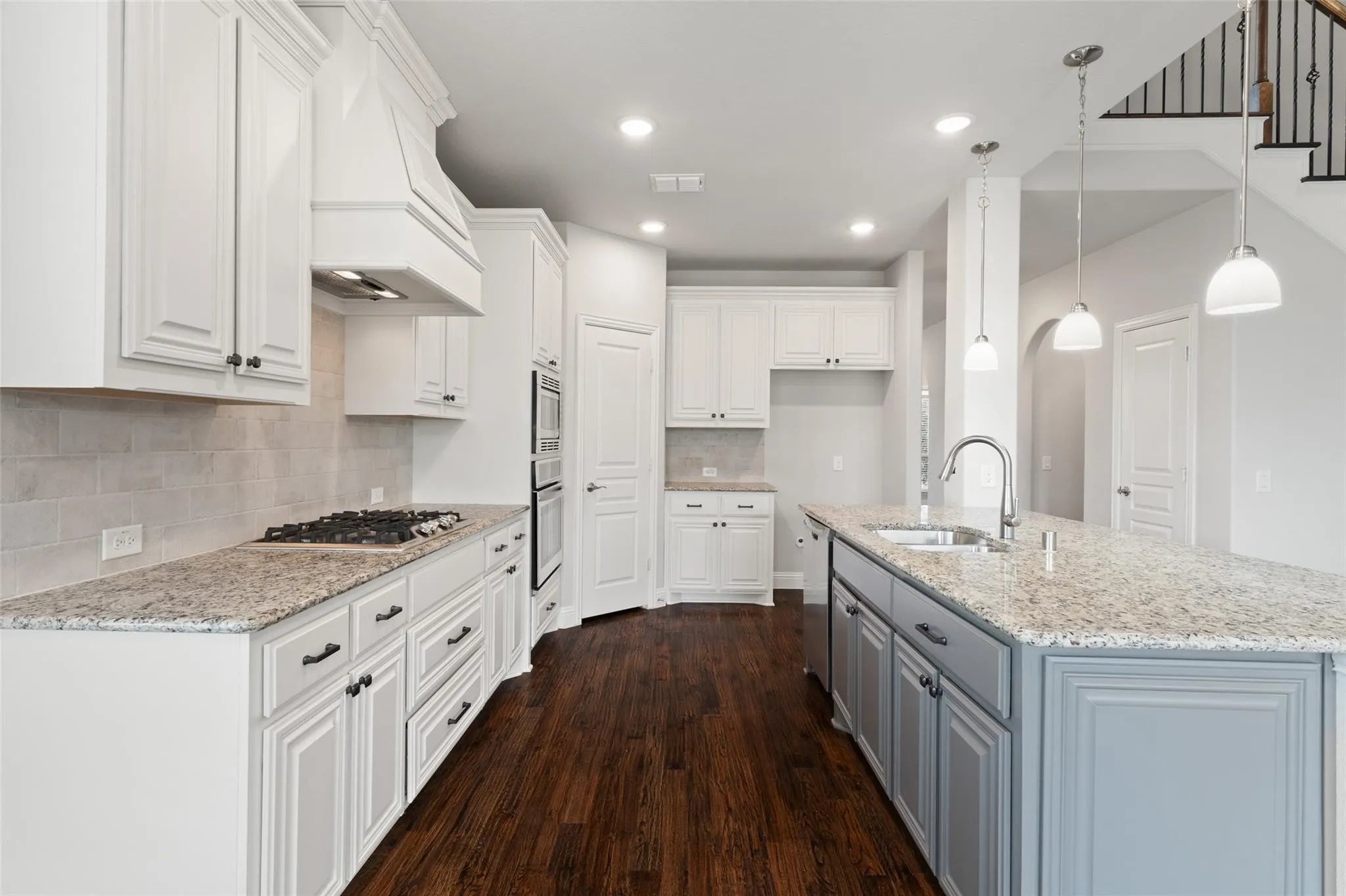 Single Family Residence For Sale in Collin County , 1310 Divine Rose Way, Wylie, Texas 75098, 5 Bedroom, 3 Bathroom, 2 Garage spaces, 3,424 Sqft, built in 2019, mls#21405667, Real Estate Agent in Wylie, Homes For Sale in Collin county, Homes For Sale in Wylie, Realtor in Wylie Texas, Real Estate Brokerage Independent Realty Texas, Luminita Cordes Realtor
