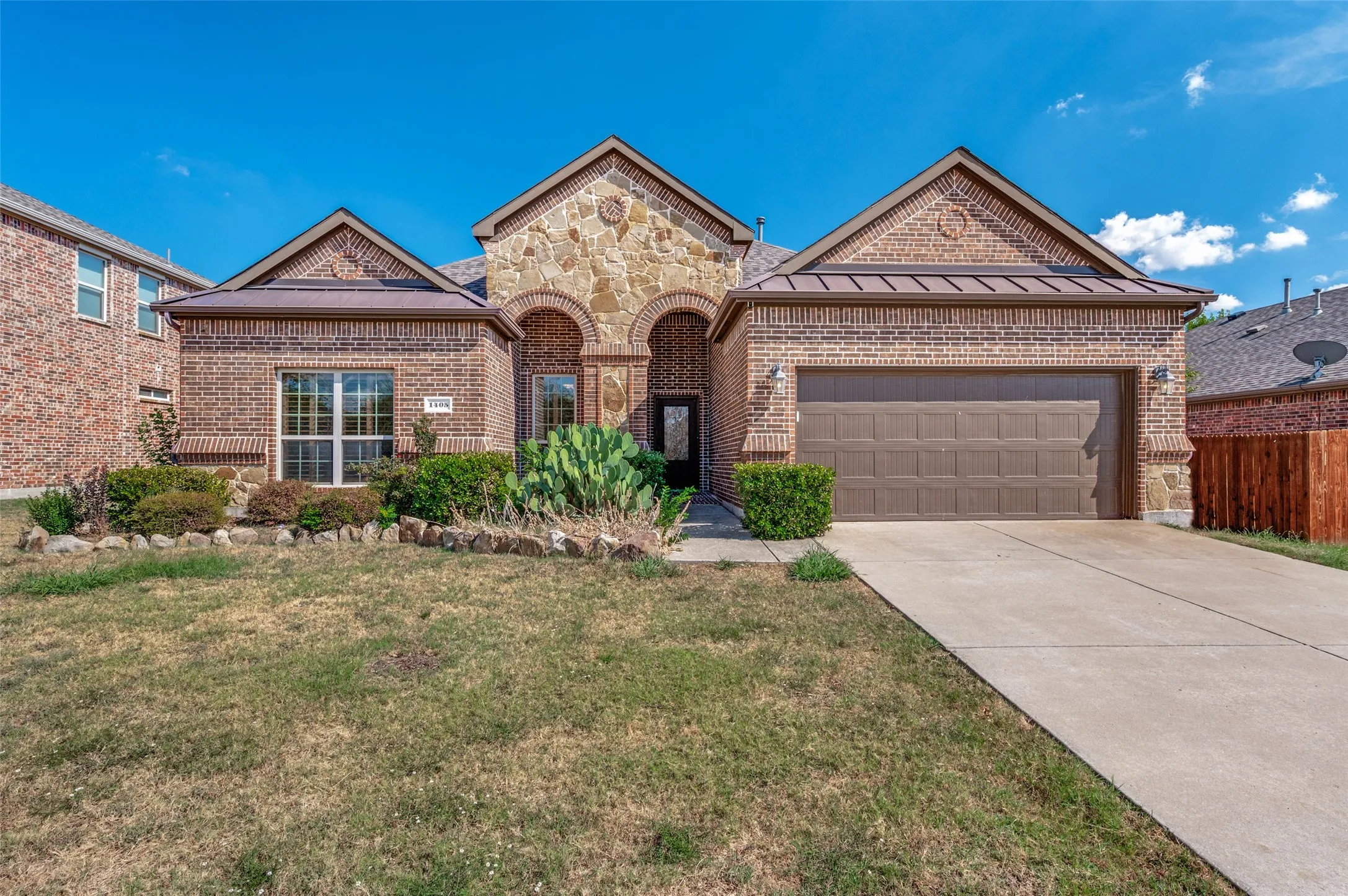 Single Family Residence For Rent in Collin County , 1405 E Bounds Lane, Celina, Texas 75009, 5 Bedroom, 3 Bathroom, 2 Garage spaces, 2,561 Sqft, built in 2015, mls#21381287, Real Estate Agent in Celina, Homes For Rent in Collin county, Homes For Rent in Celina, Realtor in Celina Texas, Real Estate Brokerage Independent Realty Texas, Luminita Cordes Realtor
