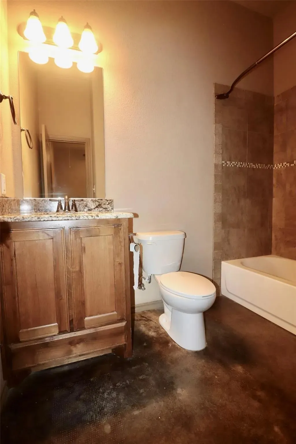 Single Family Residence For Rent in Erath County , 663 W Tarleton Street 202, Stephenville, Texas 76401, 1 Bedroom, 1 Bathroom, Garage spaces, 2,158 Sqft, built in 2013, mls#21404869, Real Estate Agent in Stephenville, Homes For Rent in Erath county, Homes For Rent in Stephenville, Realtor in Stephenville Texas, Real Estate Brokerage Independent Realty Texas, Luminita Cordes Realtor