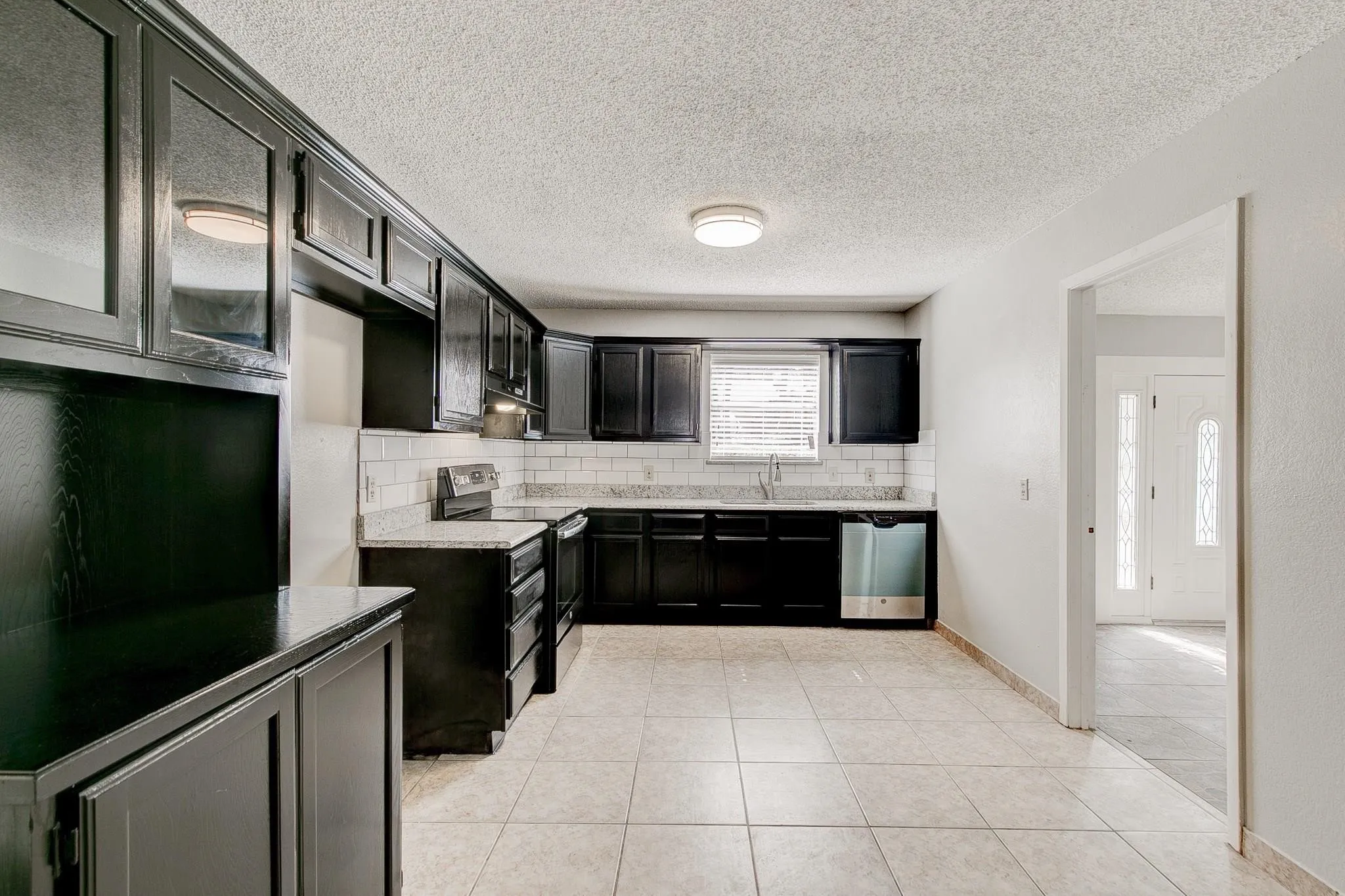 Single Family Residence For Rent in Tarrant County , 2422 Jewell Drive, Arlington, Texas 76016, 3 Bedroom, 2 Bathroom, Garage spaces, 1,536 Sqft, built in 1964, mls#21405716, Real Estate Agent in Arlington, Homes For Rent in Tarrant county, Homes For Rent in Arlington, Realtor in Arlington Texas, Real Estate Brokerage Independent Realty Texas, Luminita Cordes Realtor