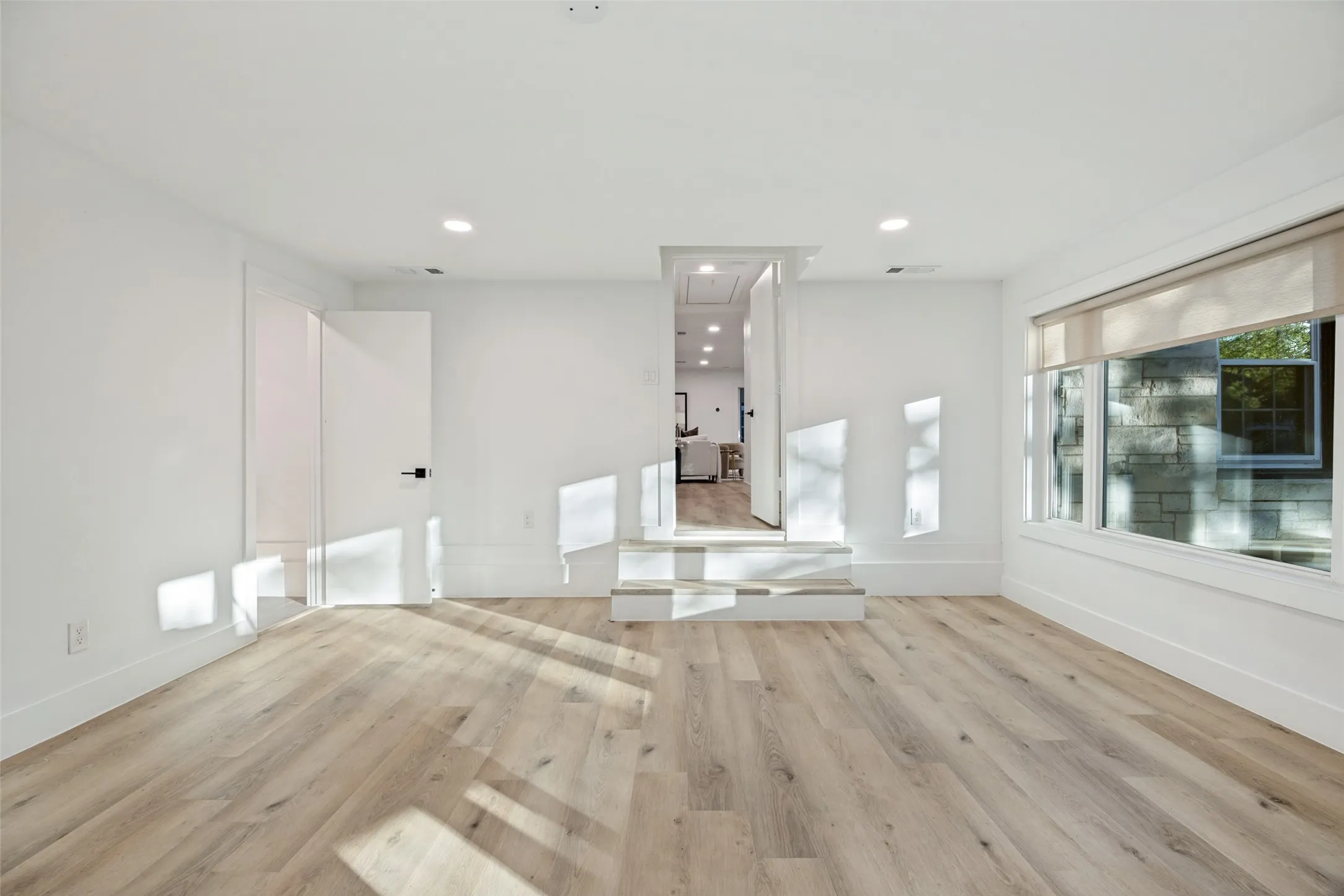 Large additional Primary bedroom- Can be flex space for living/ media/ Playroom