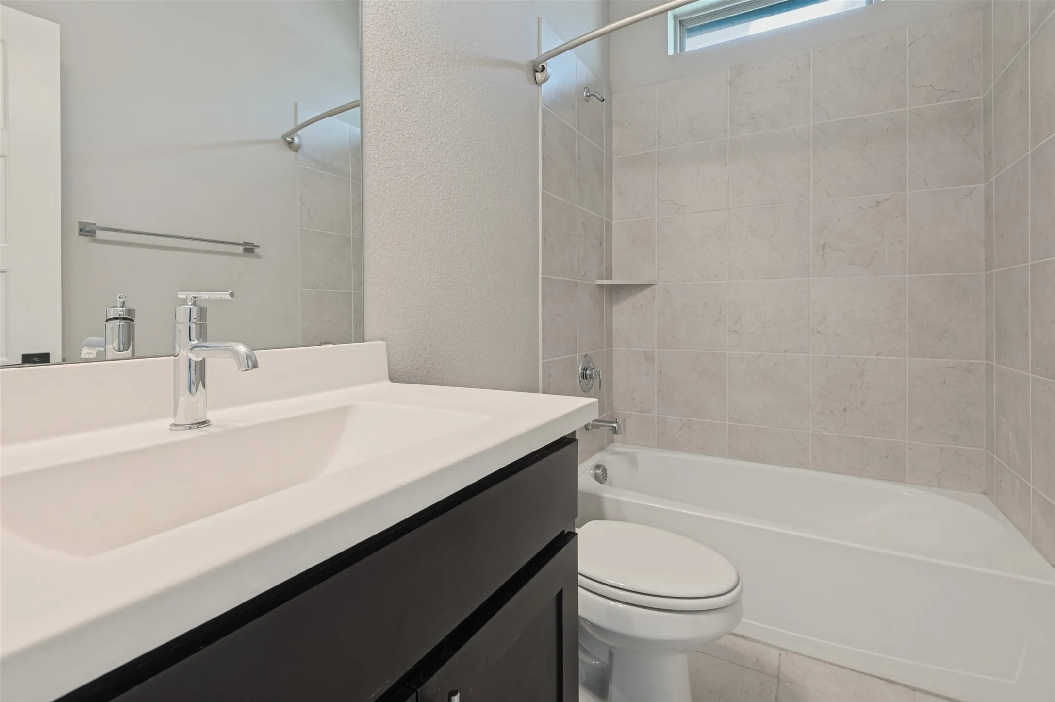 Single Family Residence For Sale in Johnson County , 1304 Brandenburg Street, Mansfield, Texas 76063, 4 Bedroom, 3 Bathroom, 2 Garage spaces, 2,548 Sqft, built in 2021, mls#21403326, Real Estate Agent in Mansfield, Homes For Sale in Johnson county, Homes For Sale in Mansfield, Realtor in Mansfield Texas, Real Estate Brokerage Independent Realty Texas, Luminita Cordes Realtor
