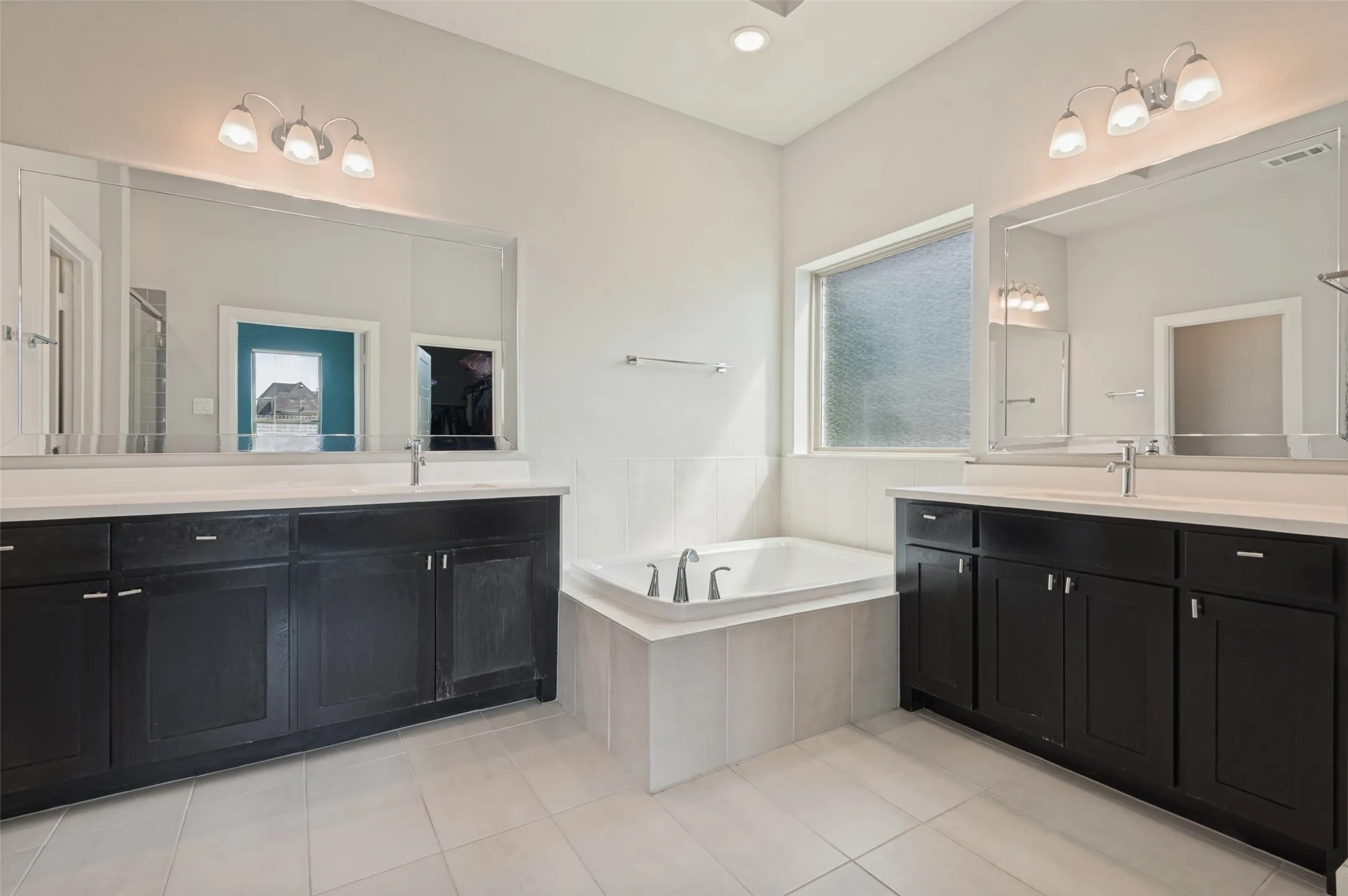 Single Family Residence For Sale in Johnson County , 1304 Brandenburg Street, Mansfield, Texas 76063, 4 Bedroom, 3 Bathroom, 2 Garage spaces, 2,548 Sqft, built in 2021, mls#21403326, Real Estate Agent in Mansfield, Homes For Sale in Johnson county, Homes For Sale in Mansfield, Realtor in Mansfield Texas, Real Estate Brokerage Independent Realty Texas, Luminita Cordes Realtor