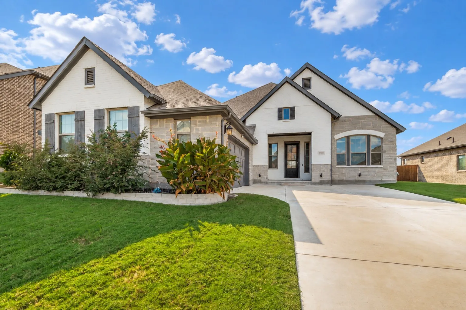 Single Family Residence For Sale in Johnson County , 1304 Brandenburg Street, Mansfield, Texas 76063, 4 Bedroom, 3 Bathroom, 2 Garage spaces, 2,548 Sqft, built in 2021, mls#21403326, Real Estate Agent in Mansfield, Homes For Sale in Johnson county, Homes For Sale in Mansfield, Realtor in Mansfield Texas, Real Estate Brokerage Independent Realty Texas, Luminita Cordes Realtor