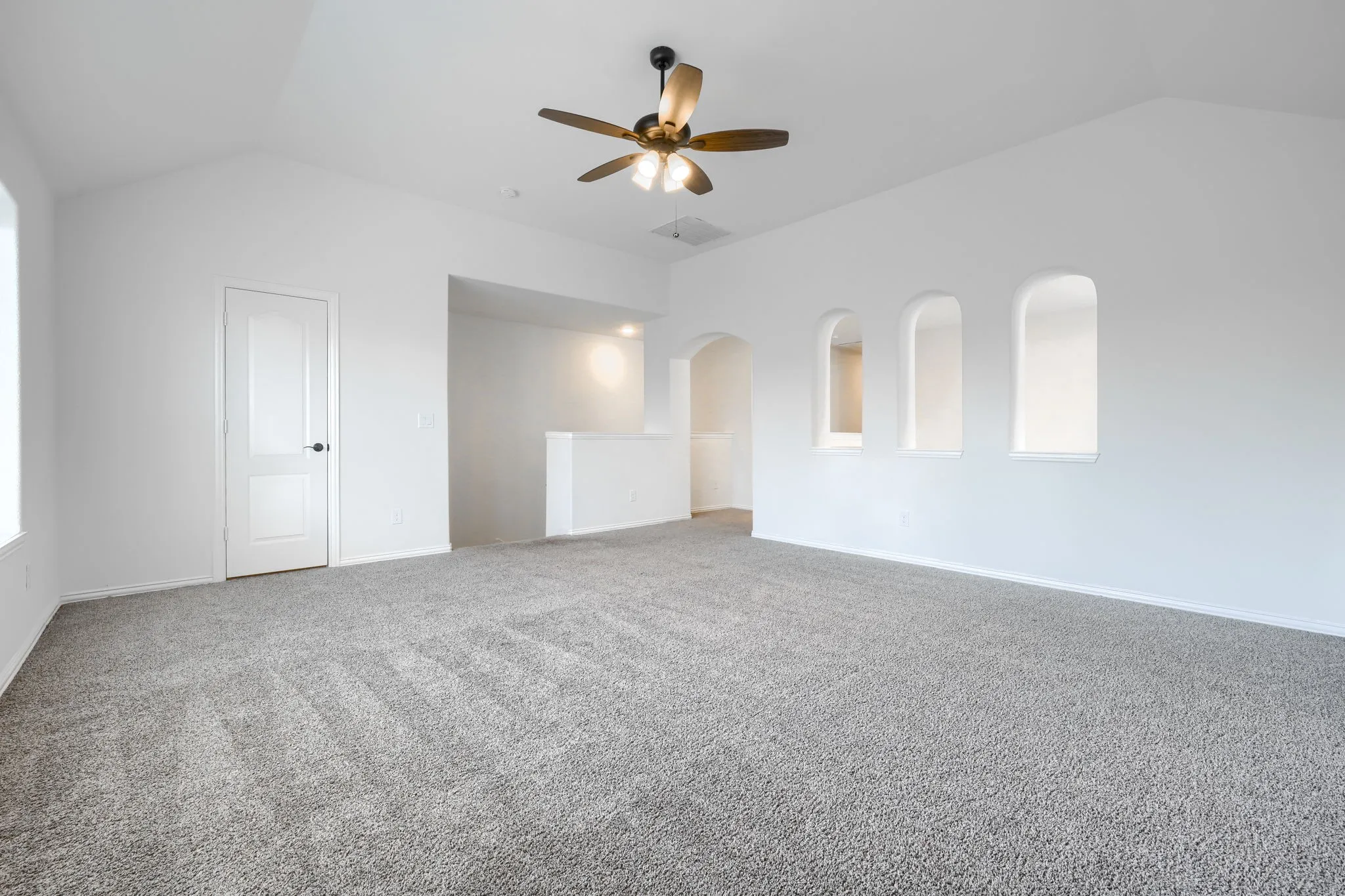 Single Family Residence For Rent in Denton County , 1312 Arrowwood Drive, Aubrey, Texas 76227, 4 Bedroom, 4 Bathroom, 2 Garage spaces, 3,106 Sqft, built in 2021, mls#21405725, Real Estate Agent in Aubrey, Homes For Rent in Denton county, Homes For Rent in Aubrey, Realtor in Aubrey Texas, Real Estate Brokerage Independent Realty Texas, Luminita Cordes Realtor