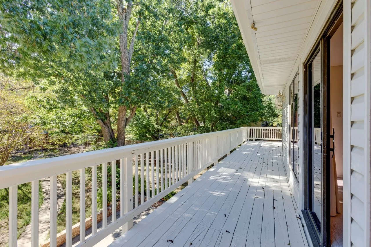 Single Family Residence For Sale in Kaufman County , 403 Johnson Street, Terrell, Texas 75160, 5 Bedroom, 4 Bathroom, 2 Garage spaces, 3,077 Sqft, built in 1975, mls#21405726, Real Estate Agent in Terrell, Homes For Sale in Kaufman county, Homes For Sale in Terrell, Realtor in Terrell Texas, Real Estate Brokerage Independent Realty Texas, Luminita Cordes Realtor