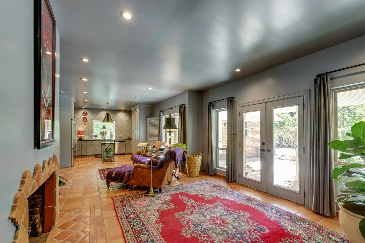 Single Family Residence For Sale in Kaufman County , 403 Johnson Street, Terrell, Texas 75160, 5 Bedroom, 4 Bathroom, 2 Garage spaces, 3,077 Sqft, built in 1975, mls#21405726, Real Estate Agent in Terrell, Homes For Sale in Kaufman county, Homes For Sale in Terrell, Realtor in Terrell Texas, Real Estate Brokerage Independent Realty Texas, Luminita Cordes Realtor