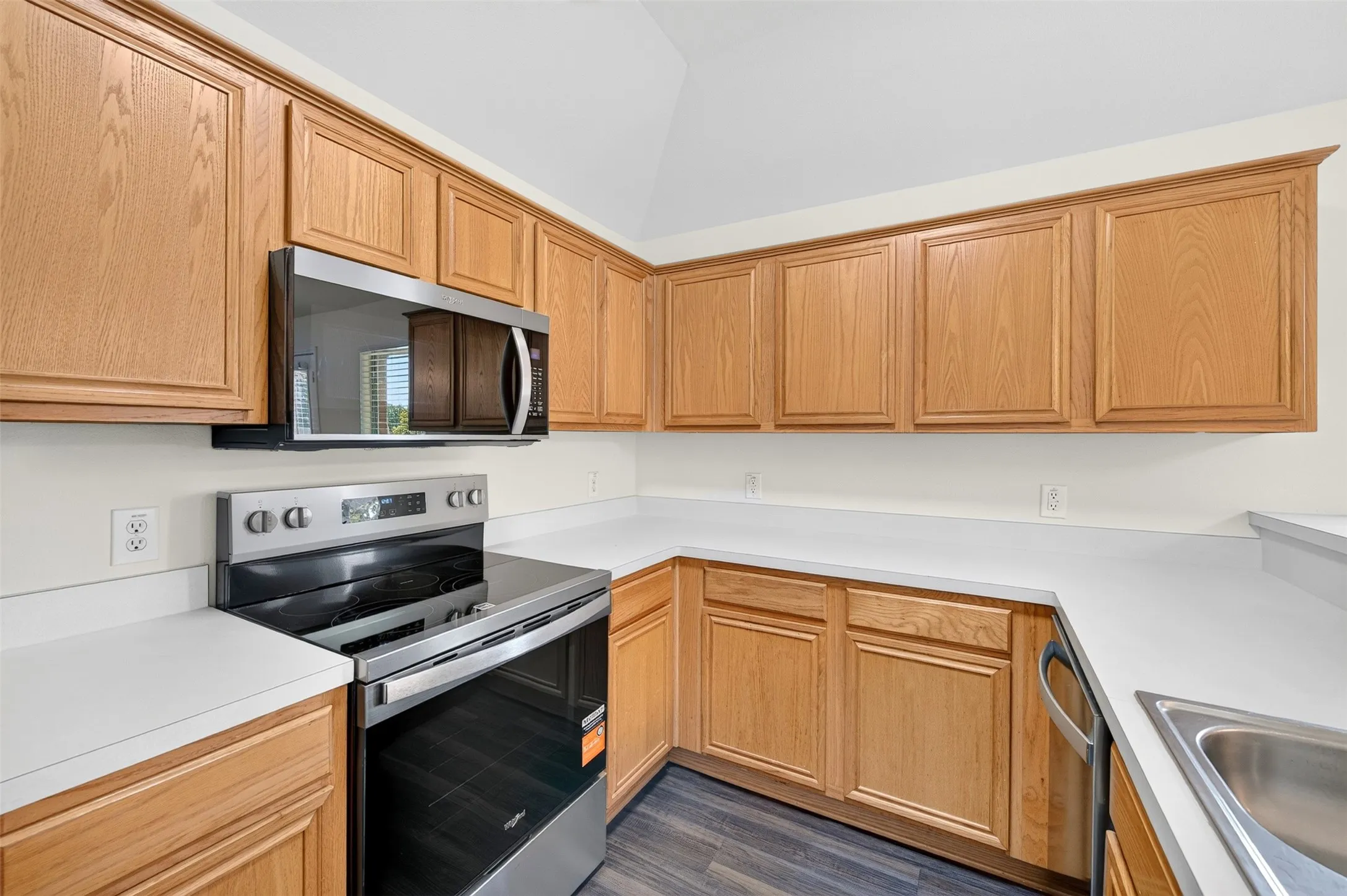 Single Family Residence For Sale in Collin County , 2724 Douglas Drive, Mc Kinney, Texas 75071, 3 Bedroom, 2 Bathroom, 2 Garage spaces, 1,369 Sqft, built in 2004, mls#21403495, Real Estate Agent in Mc Kinney, Homes For Sale in Collin county, Homes For Sale in Mc Kinney, Realtor in Mc Kinney Texas, Real Estate Brokerage Independent Realty Texas, Luminita Cordes Realtor