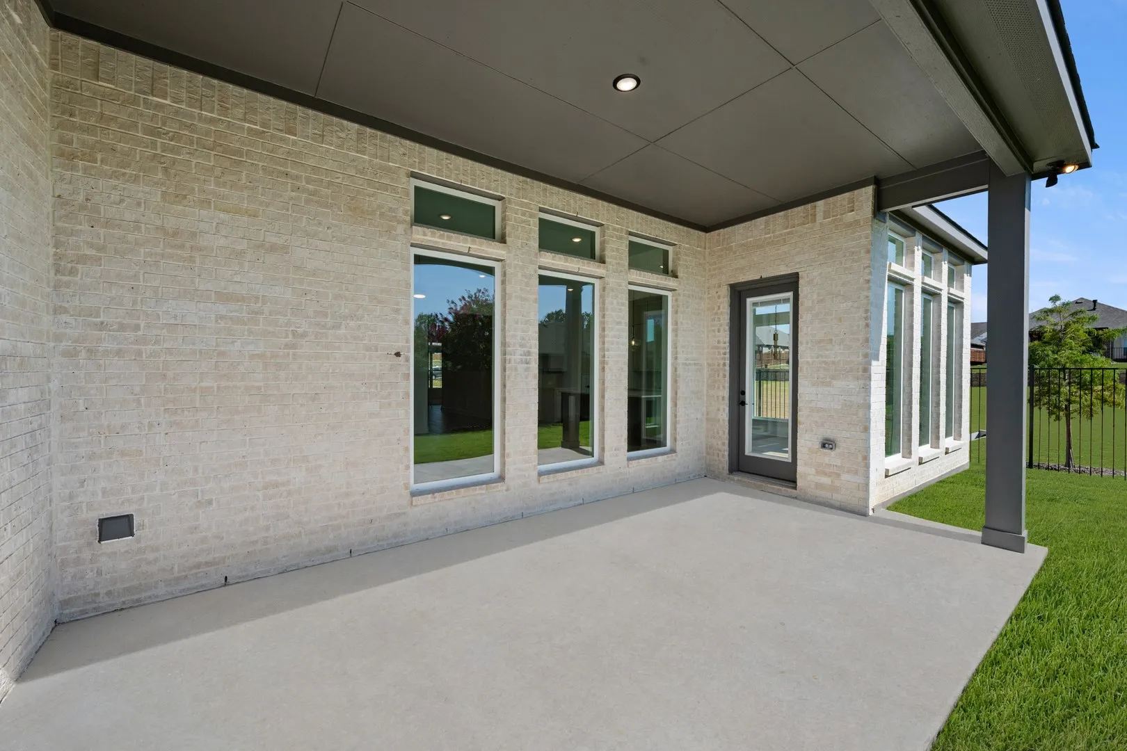 Single Family Residence For Sale in Johnson County , 2601 Lila Street, Burleson, Texas 76028, 3 Bedroom, 3 Bathroom, 2 Garage spaces, 2,776 Sqft, built in 2026, mls#21405730, Real Estate Agent in Burleson, Homes For Sale in Johnson county, Homes For Sale in Burleson, Realtor in Burleson Texas, Real Estate Brokerage Independent Realty Texas, Luminita Cordes Realtor