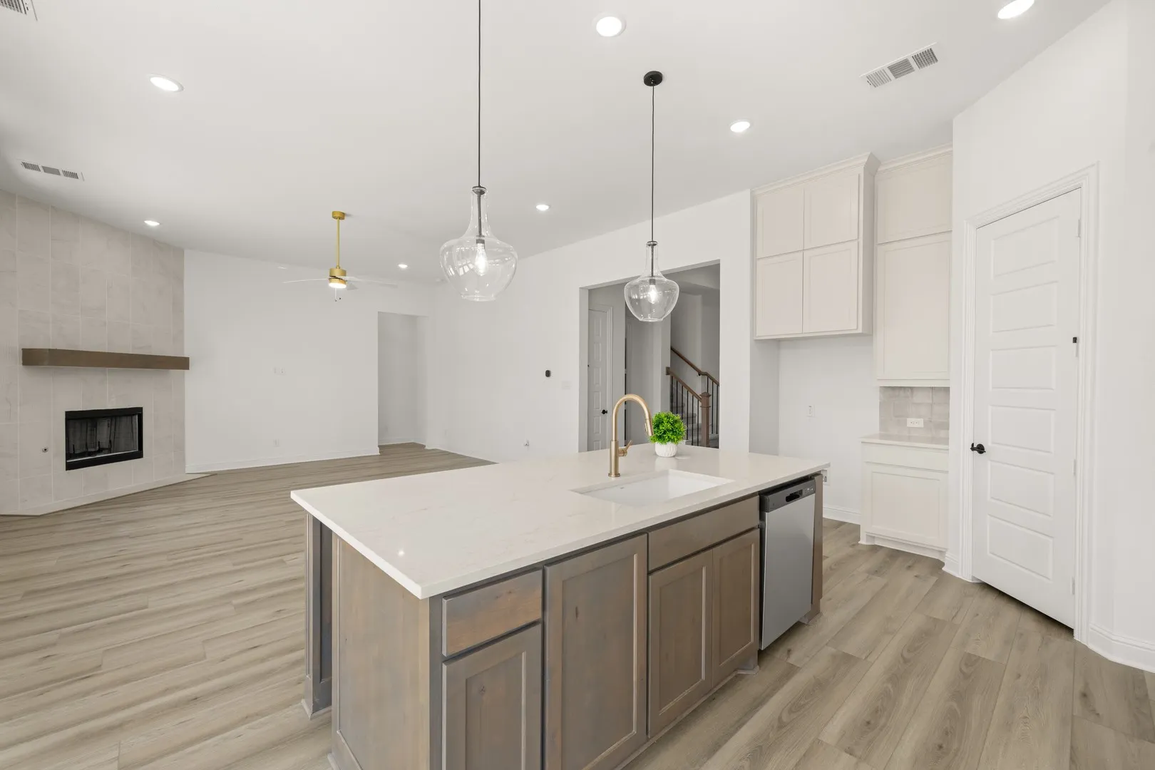 Single Family Residence For Sale in Johnson County , 2601 Lila Street, Burleson, Texas 76028, 3 Bedroom, 3 Bathroom, 2 Garage spaces, 2,776 Sqft, built in 2026, mls#21405730, Real Estate Agent in Burleson, Homes For Sale in Johnson county, Homes For Sale in Burleson, Realtor in Burleson Texas, Real Estate Brokerage Independent Realty Texas, Luminita Cordes Realtor