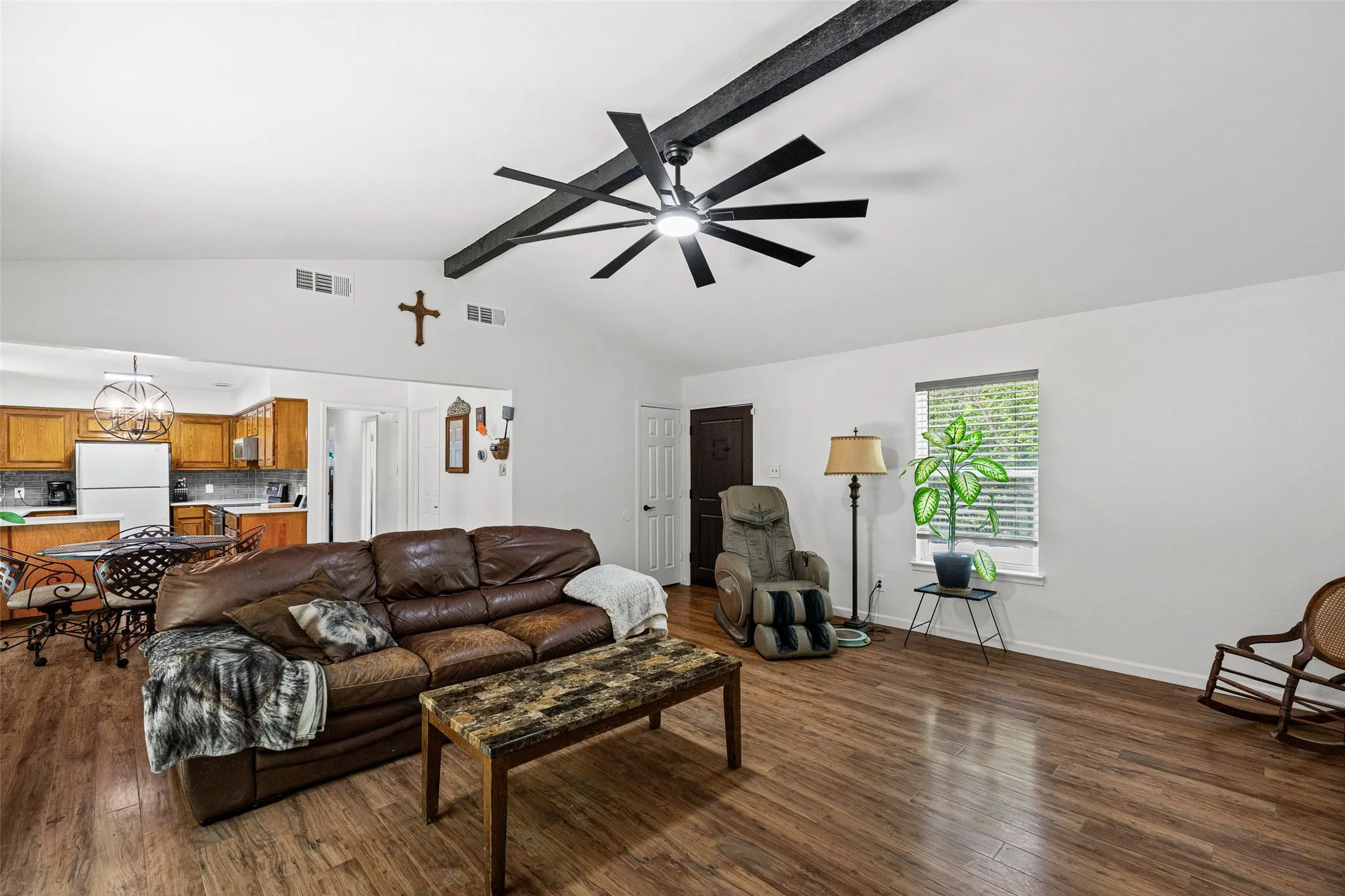 Single Family Residence For Rent in Tarrant County , 3905 Driskell Boulevard, Fort Worth, Texas 76107, 3 Bedroom, 2 Bathroom, 2 Garage spaces, 1,493 Sqft, built in 1986, mls#21405734, Real Estate Agent in Fort Worth, Homes For Rent in Tarrant county, Homes For Rent in Fort Worth, Realtor in Fort Worth Texas, Real Estate Brokerage Independent Realty Texas, Luminita Cordes Realtor