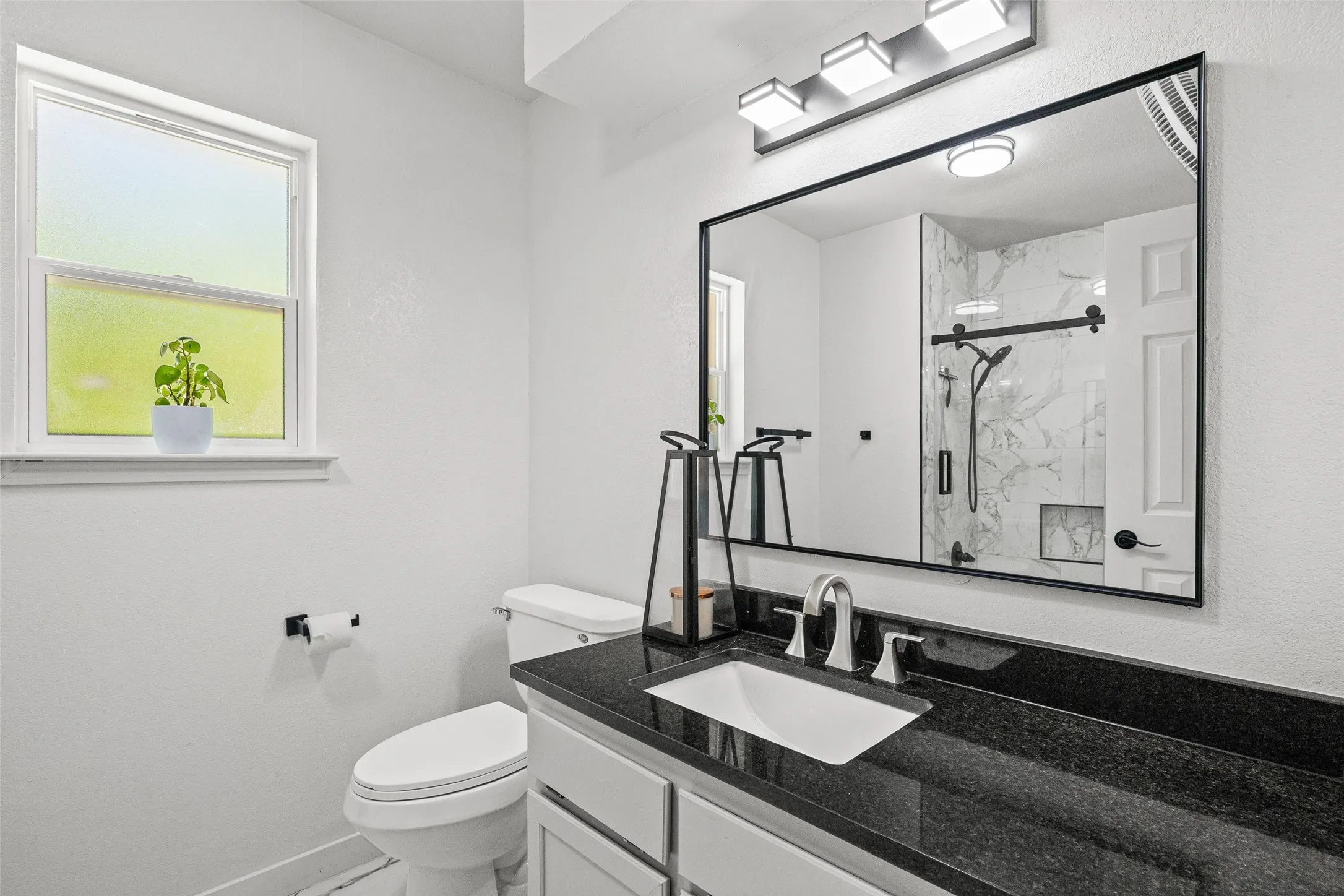 Single Family Residence For Rent in Tarrant County , 3905 Driskell Boulevard, Fort Worth, Texas 76107, 3 Bedroom, 2 Bathroom, 2 Garage spaces, 1,493 Sqft, built in 1986, mls#21405734, Real Estate Agent in Fort Worth, Homes For Rent in Tarrant county, Homes For Rent in Fort Worth, Realtor in Fort Worth Texas, Real Estate Brokerage Independent Realty Texas, Luminita Cordes Realtor