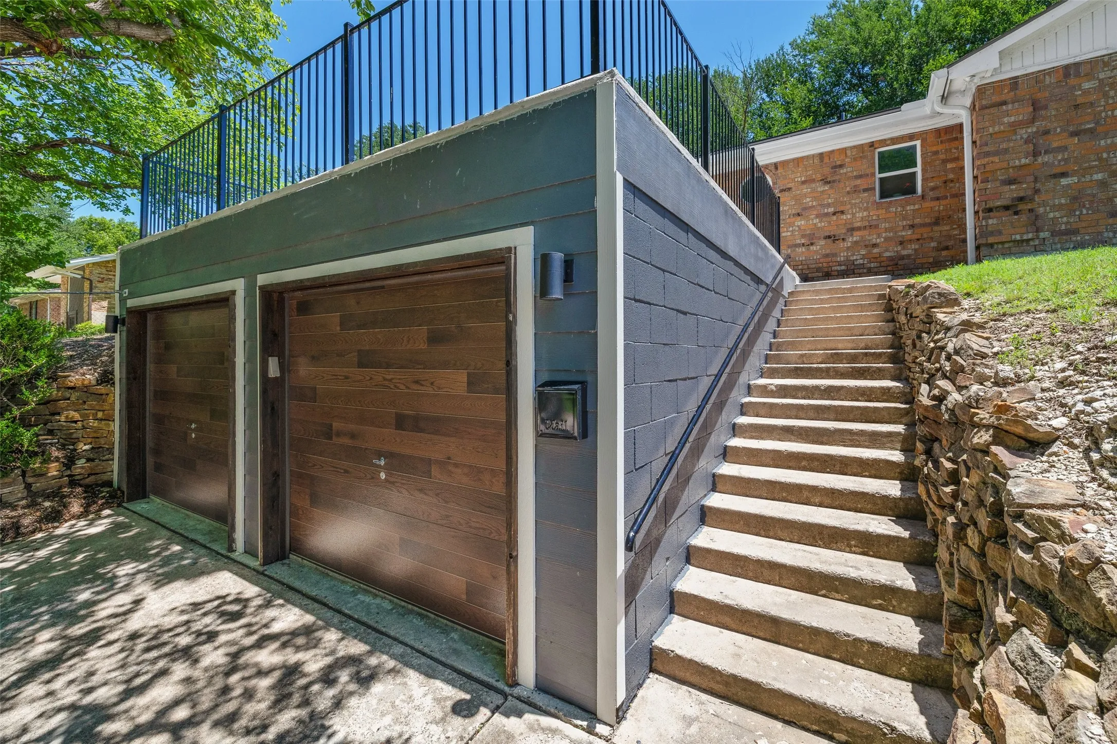 Single Family Residence For Rent in Tarrant County , 3905 Driskell Boulevard, Fort Worth, Texas 76107, 3 Bedroom, 2 Bathroom, 2 Garage spaces, 1,493 Sqft, built in 1986, mls#21405734, Real Estate Agent in Fort Worth, Homes For Rent in Tarrant county, Homes For Rent in Fort Worth, Realtor in Fort Worth Texas, Real Estate Brokerage Independent Realty Texas, Luminita Cordes Realtor
