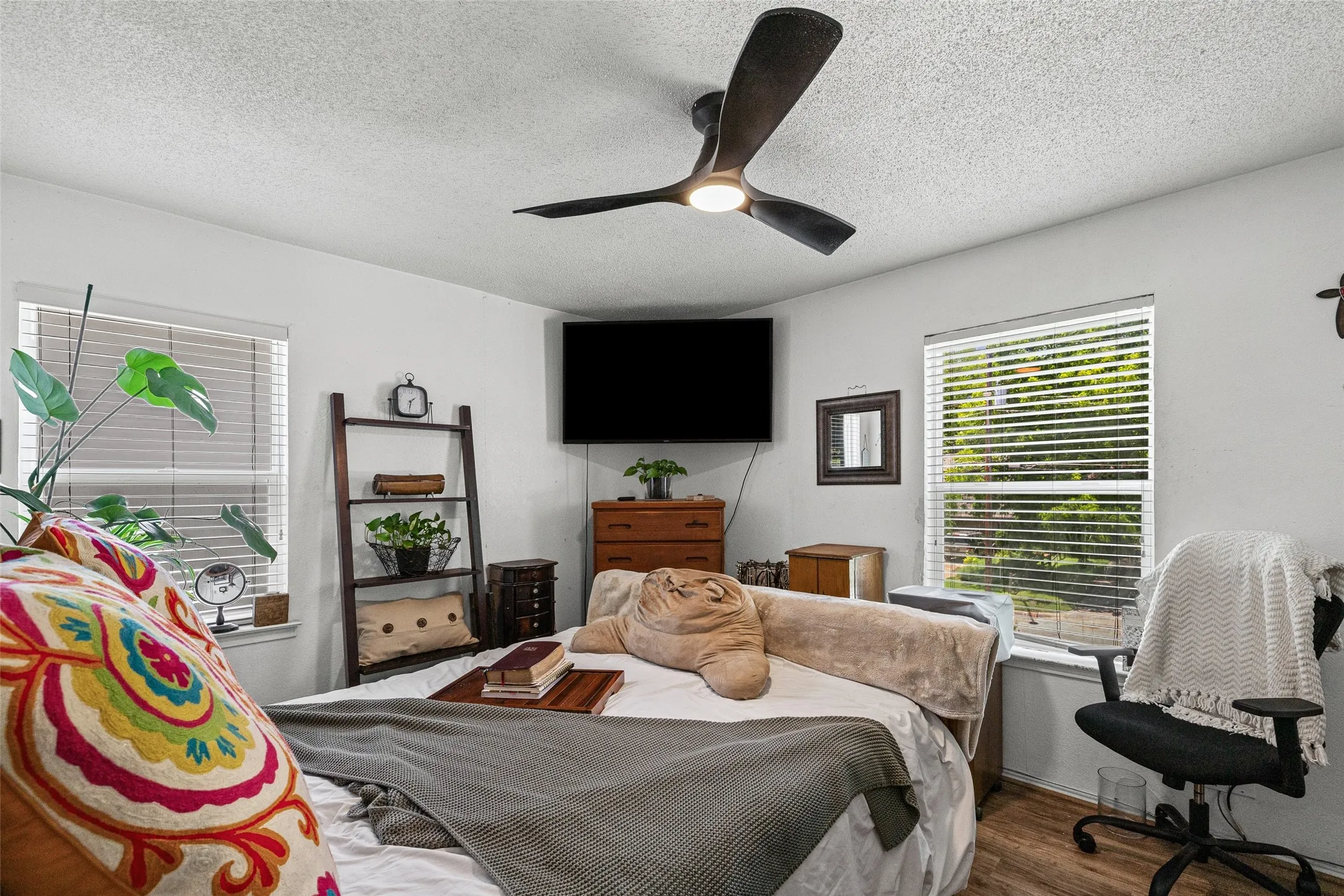 Single Family Residence For Rent in Tarrant County , 3905 Driskell Boulevard, Fort Worth, Texas 76107, 3 Bedroom, 2 Bathroom, 2 Garage spaces, 1,493 Sqft, built in 1986, mls#21405734, Real Estate Agent in Fort Worth, Homes For Rent in Tarrant county, Homes For Rent in Fort Worth, Realtor in Fort Worth Texas, Real Estate Brokerage Independent Realty Texas, Luminita Cordes Realtor