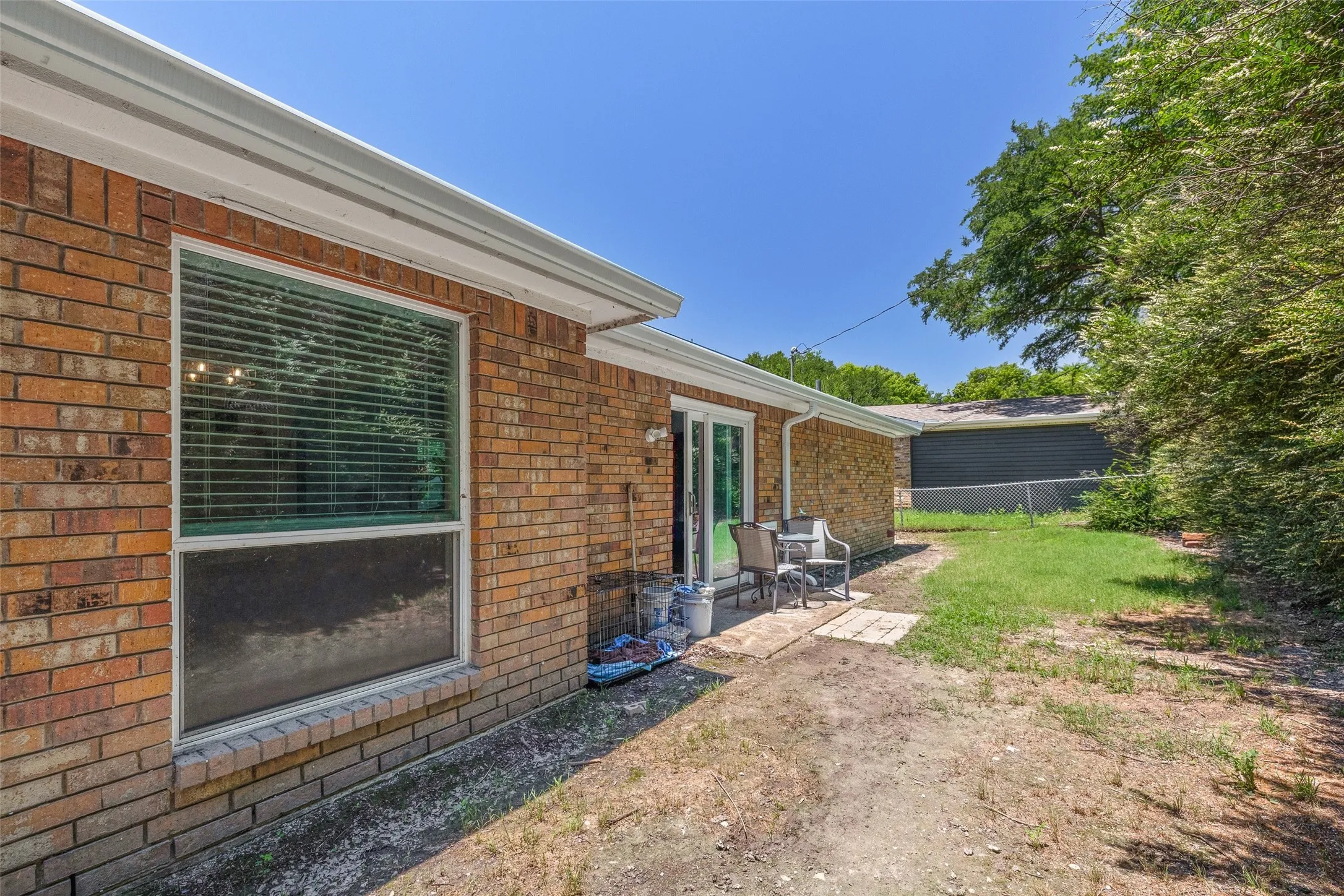Single Family Residence For Rent in Tarrant County , 3905 Driskell Boulevard, Fort Worth, Texas 76107, 3 Bedroom, 2 Bathroom, 2 Garage spaces, 1,493 Sqft, built in 1986, mls#21405734, Real Estate Agent in Fort Worth, Homes For Rent in Tarrant county, Homes For Rent in Fort Worth, Realtor in Fort Worth Texas, Real Estate Brokerage Independent Realty Texas, Luminita Cordes Realtor