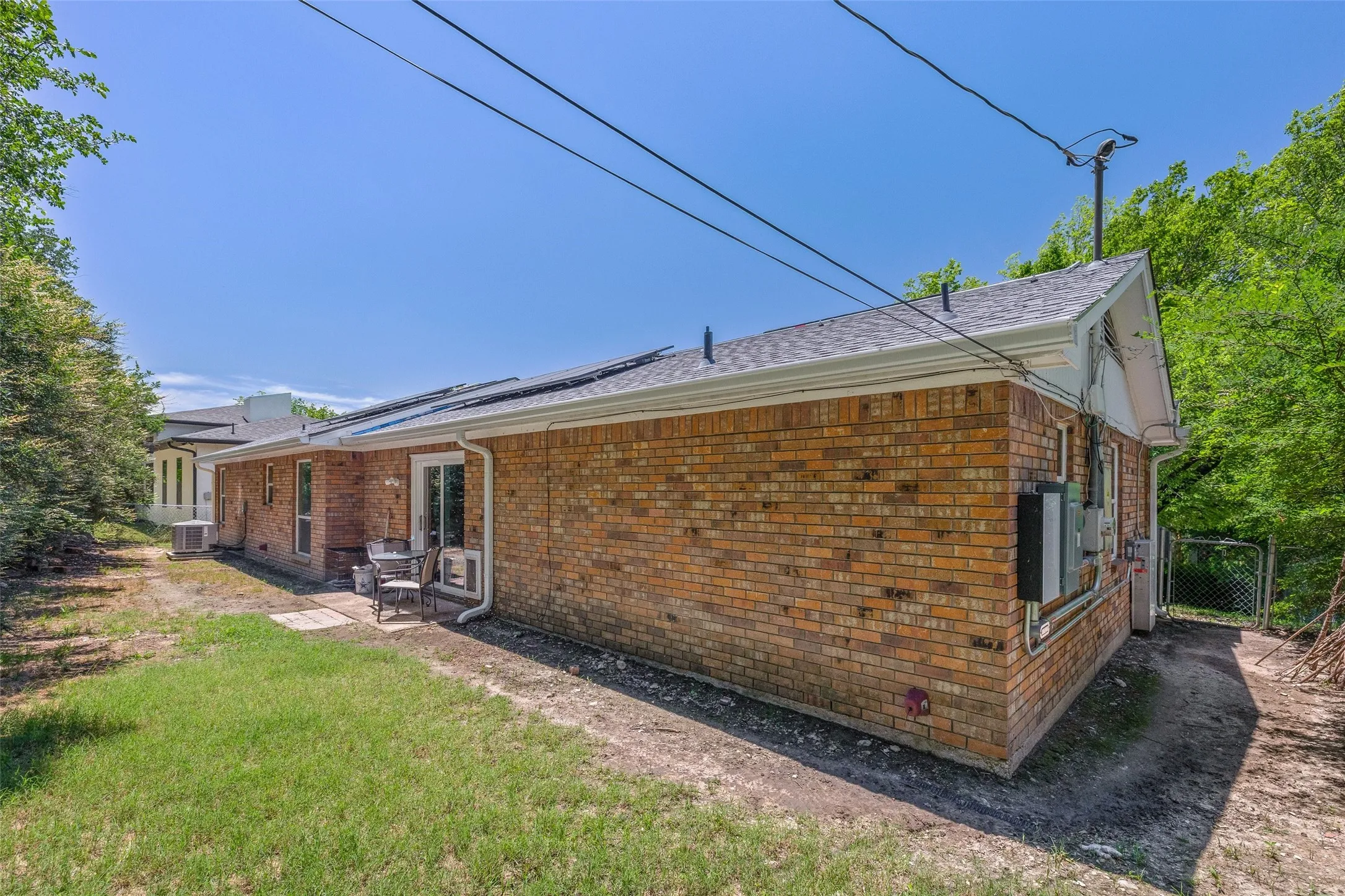 Single Family Residence For Rent in Tarrant County , 3905 Driskell Boulevard, Fort Worth, Texas 76107, 3 Bedroom, 2 Bathroom, 2 Garage spaces, 1,493 Sqft, built in 1986, mls#21405734, Real Estate Agent in Fort Worth, Homes For Rent in Tarrant county, Homes For Rent in Fort Worth, Realtor in Fort Worth Texas, Real Estate Brokerage Independent Realty Texas, Luminita Cordes Realtor