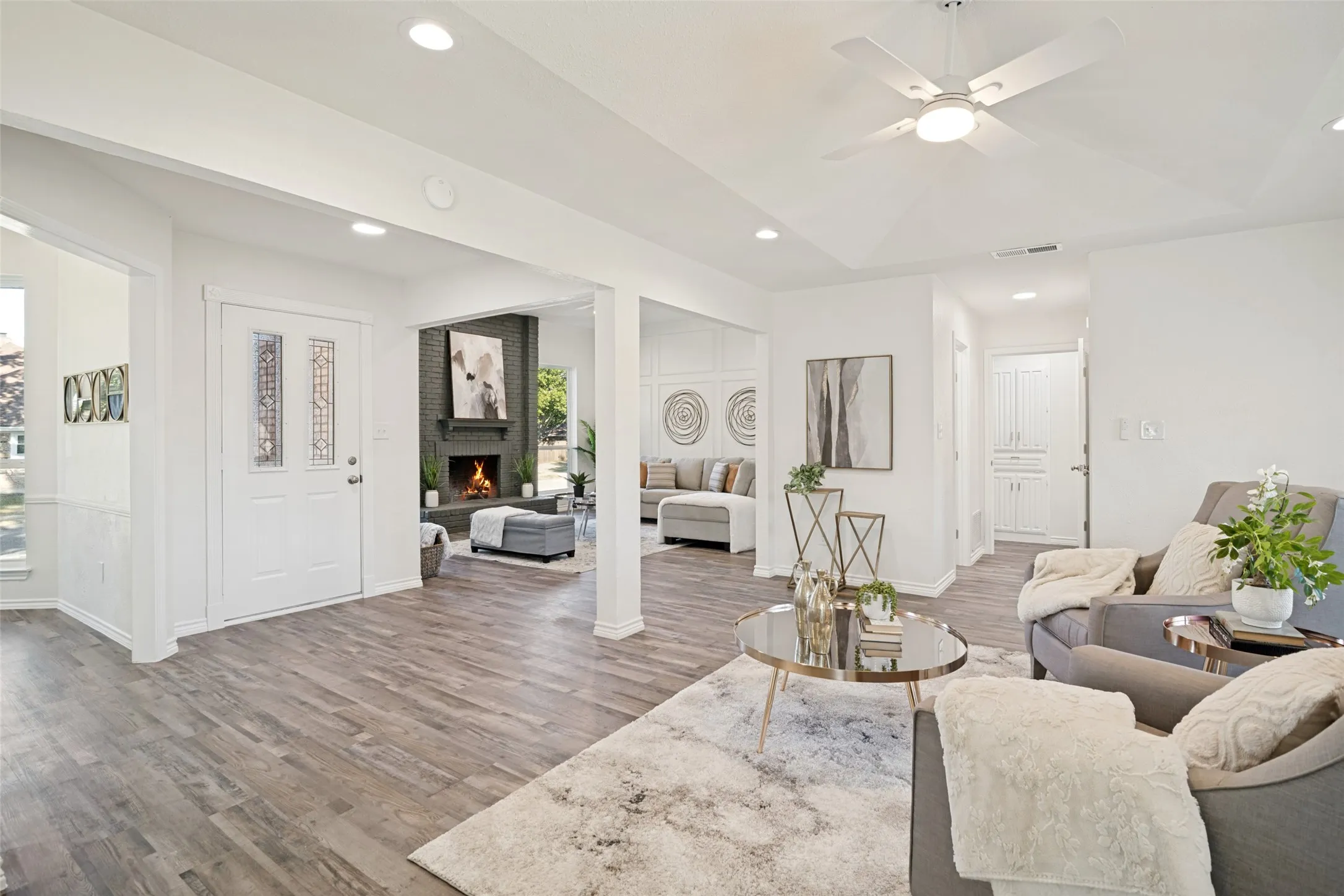 Single Family Residence For Sale in Dallas County , 4410 Meadowview Drive, Mesquite, Texas 75150, 3 Bedroom, 3 Bathroom, 2 Garage spaces, 2,121 Sqft, built in 1983, mls#21403168, Real Estate Agent in Mesquite, Homes For Sale in Dallas county, Homes For Sale in Mesquite, Realtor in Mesquite Texas, Real Estate Brokerage Independent Realty Texas, Luminita Cordes Realtor