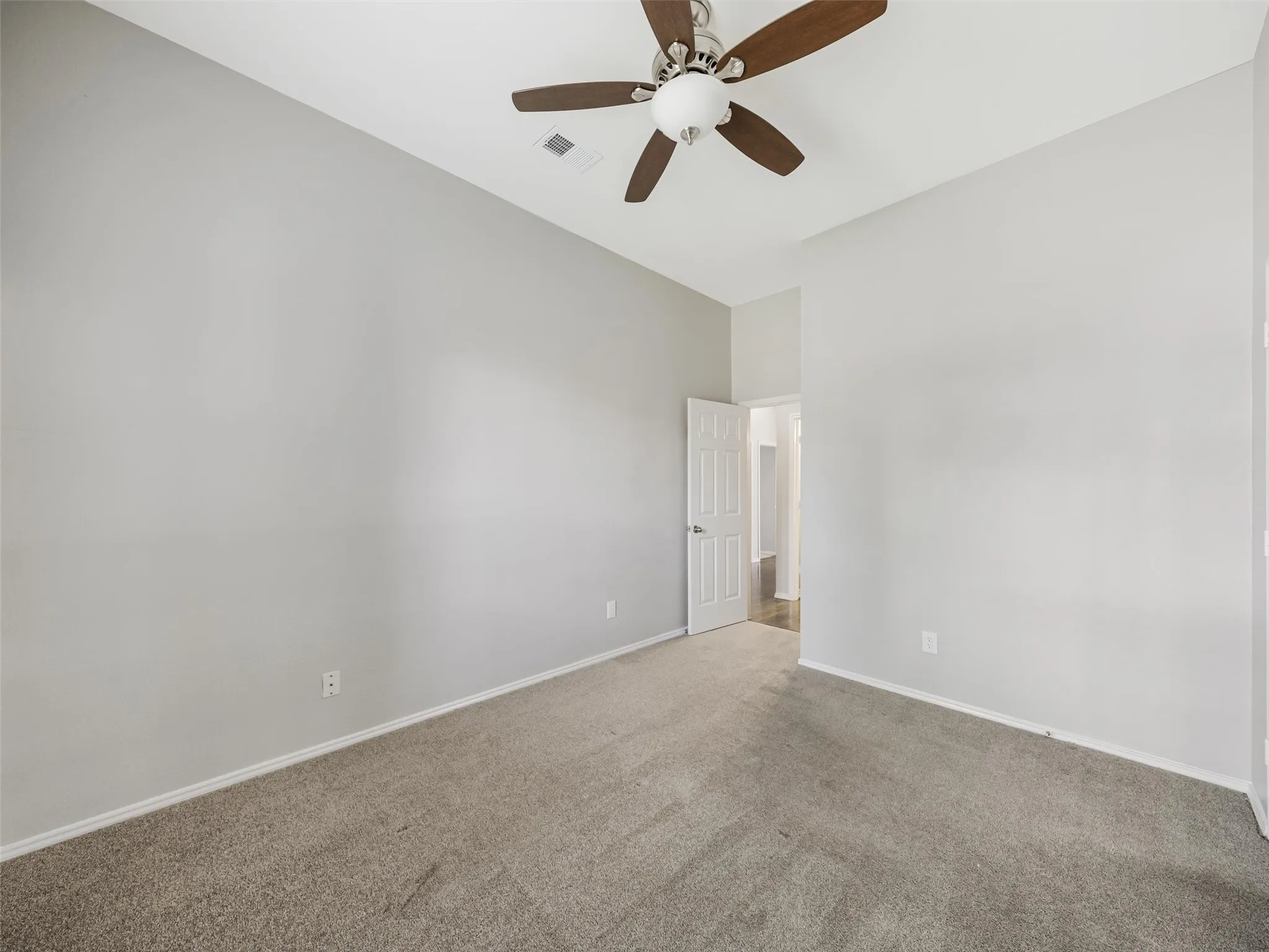 Single Family Residence For Rent in Collin County , 9016 Boone Drive, Mc Kinney, Texas 75071, 3 Bedroom, 2 Bathroom, 2 Garage spaces, 2,065 Sqft, built in 2003, mls#21405171, Real Estate Agent in Mc Kinney, Homes For Rent in Collin county, Homes For Rent in Mc Kinney, Realtor in Mc Kinney Texas, Real Estate Brokerage Independent Realty Texas, Luminita Cordes Realtor