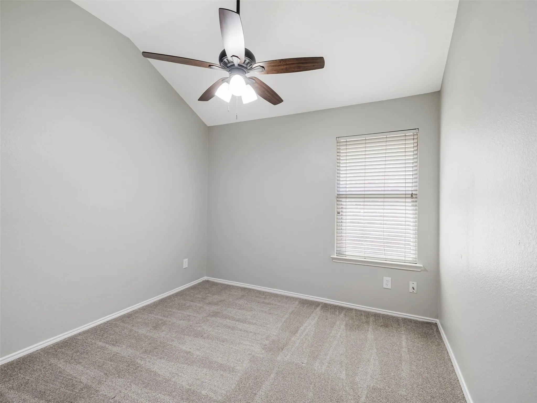 Single Family Residence For Rent in Collin County , 9016 Boone Drive, Mc Kinney, Texas 75071, 3 Bedroom, 2 Bathroom, 2 Garage spaces, 2,065 Sqft, built in 2003, mls#21405171, Real Estate Agent in Mc Kinney, Homes For Rent in Collin county, Homes For Rent in Mc Kinney, Realtor in Mc Kinney Texas, Real Estate Brokerage Independent Realty Texas, Luminita Cordes Realtor