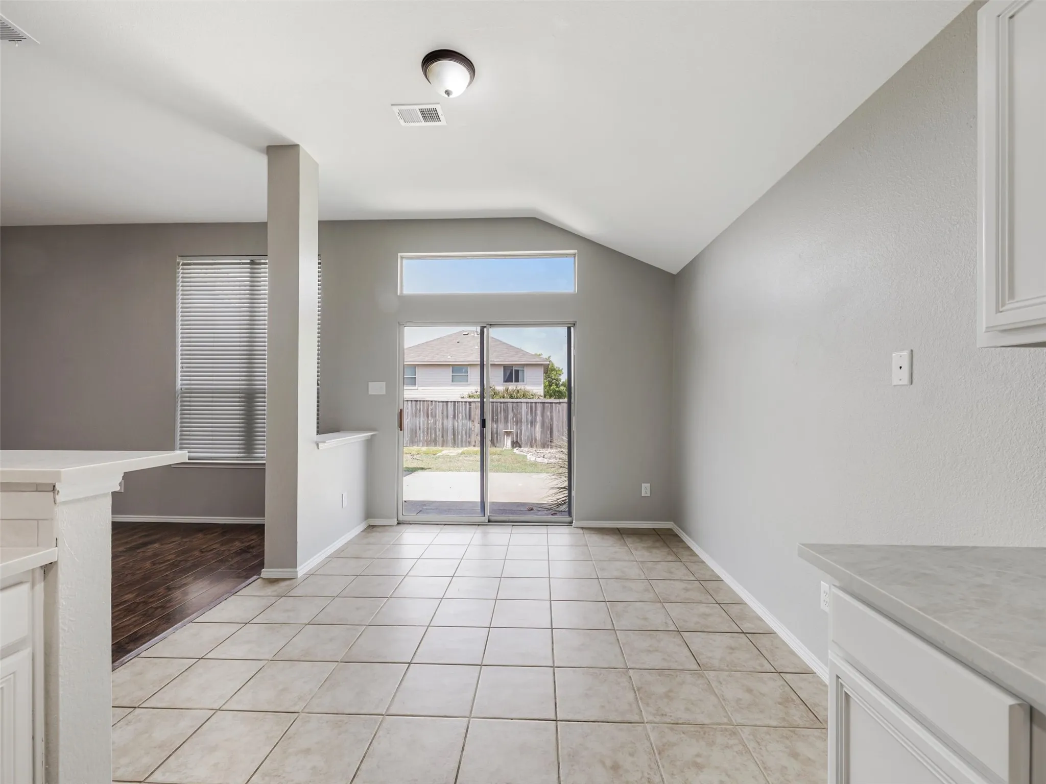 Single Family Residence For Rent in Collin County , 9016 Boone Drive, Mc Kinney, Texas 75071, 3 Bedroom, 2 Bathroom, 2 Garage spaces, 2,065 Sqft, built in 2003, mls#21405171, Real Estate Agent in Mc Kinney, Homes For Rent in Collin county, Homes For Rent in Mc Kinney, Realtor in Mc Kinney Texas, Real Estate Brokerage Independent Realty Texas, Luminita Cordes Realtor