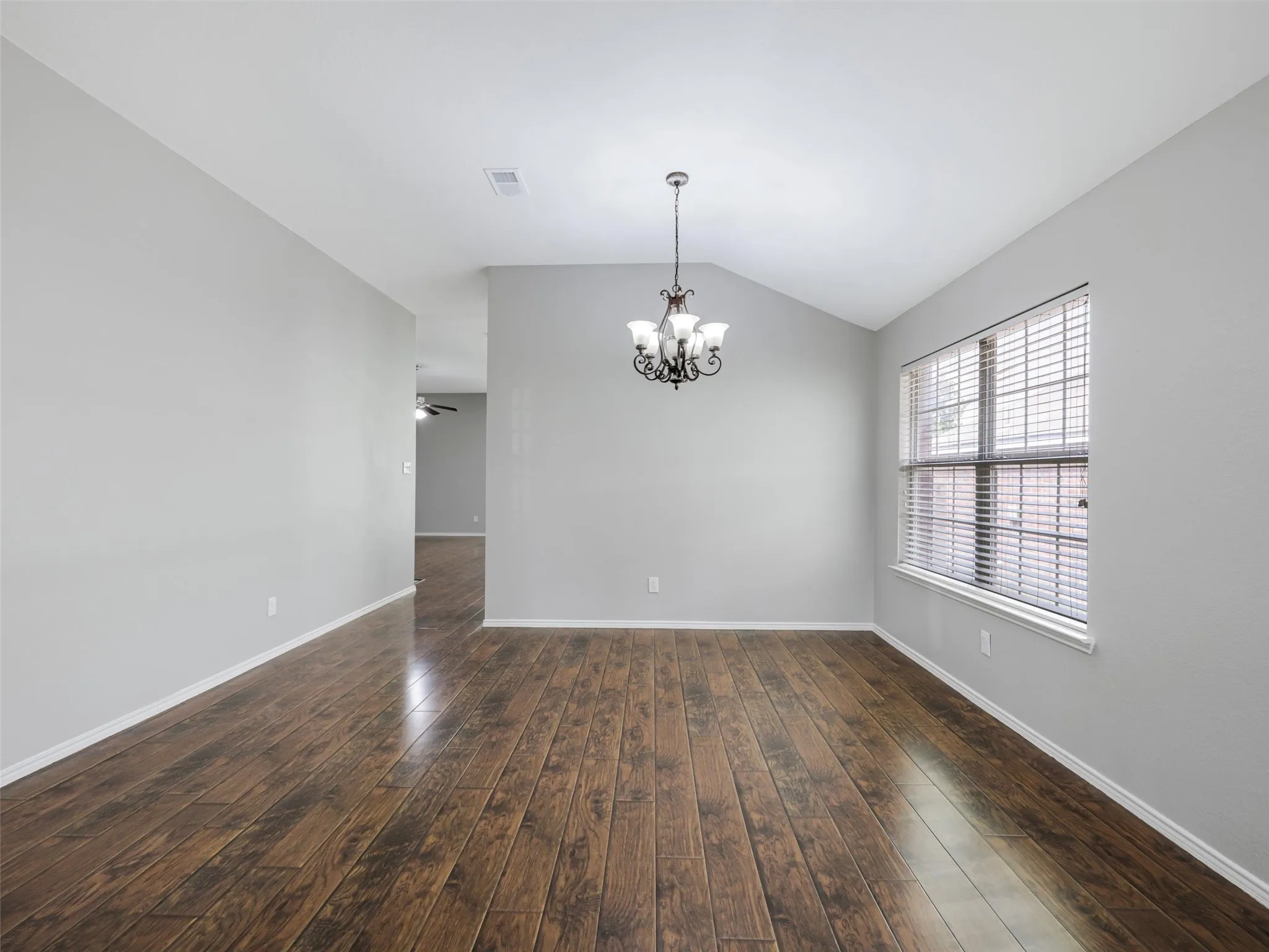 Single Family Residence For Rent in Collin County , 9016 Boone Drive, Mc Kinney, Texas 75071, 3 Bedroom, 2 Bathroom, 2 Garage spaces, 2,065 Sqft, built in 2003, mls#21405171, Real Estate Agent in Mc Kinney, Homes For Rent in Collin county, Homes For Rent in Mc Kinney, Realtor in Mc Kinney Texas, Real Estate Brokerage Independent Realty Texas, Luminita Cordes Realtor