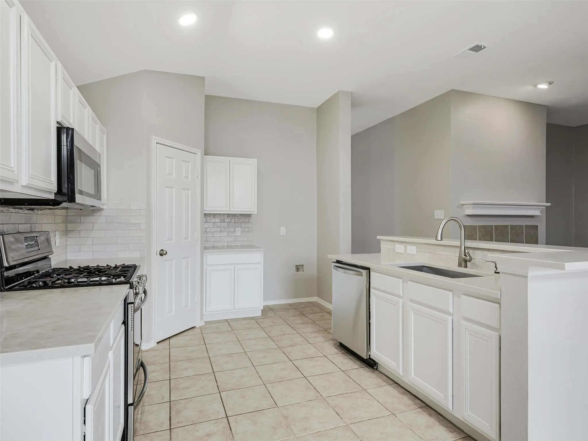 Single Family Residence For Rent in Collin County , 9016 Boone Drive, Mc Kinney, Texas 75071, 3 Bedroom, 2 Bathroom, 2 Garage spaces, 2,065 Sqft, built in 2003, mls#21405171, Real Estate Agent in Mc Kinney, Homes For Rent in Collin county, Homes For Rent in Mc Kinney, Realtor in Mc Kinney Texas, Real Estate Brokerage Independent Realty Texas, Luminita Cordes Realtor