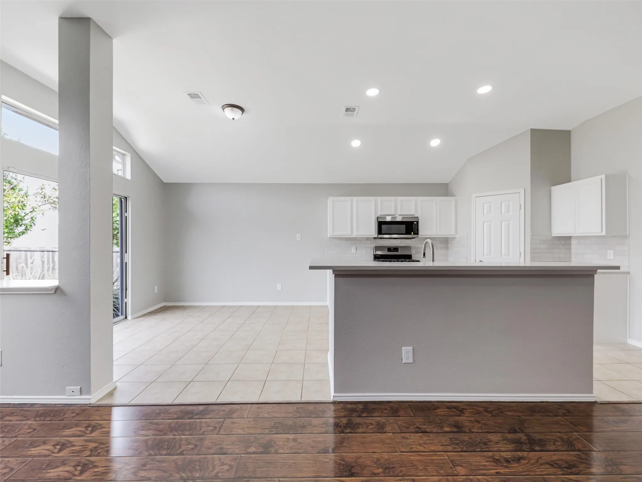 Single Family Residence For Rent in Collin County , 9016 Boone Drive, Mc Kinney, Texas 75071, 3 Bedroom, 2 Bathroom, 2 Garage spaces, 2,065 Sqft, built in 2003, mls#21405171, Real Estate Agent in Mc Kinney, Homes For Rent in Collin county, Homes For Rent in Mc Kinney, Realtor in Mc Kinney Texas, Real Estate Brokerage Independent Realty Texas, Luminita Cordes Realtor