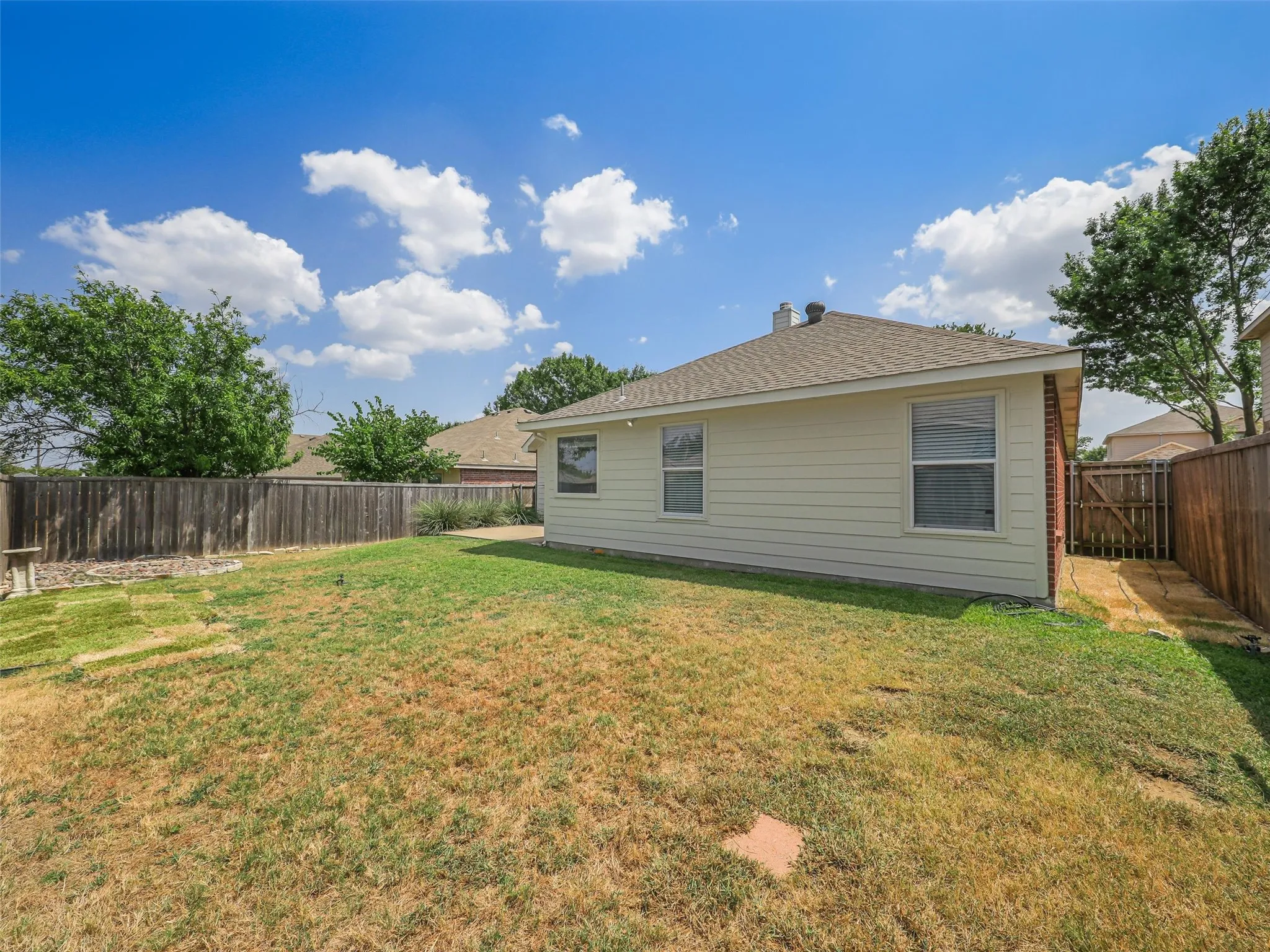Single Family Residence For Rent in Collin County , 9016 Boone Drive, Mc Kinney, Texas 75071, 3 Bedroom, 2 Bathroom, 2 Garage spaces, 2,065 Sqft, built in 2003, mls#21405171, Real Estate Agent in Mc Kinney, Homes For Rent in Collin county, Homes For Rent in Mc Kinney, Realtor in Mc Kinney Texas, Real Estate Brokerage Independent Realty Texas, Luminita Cordes Realtor