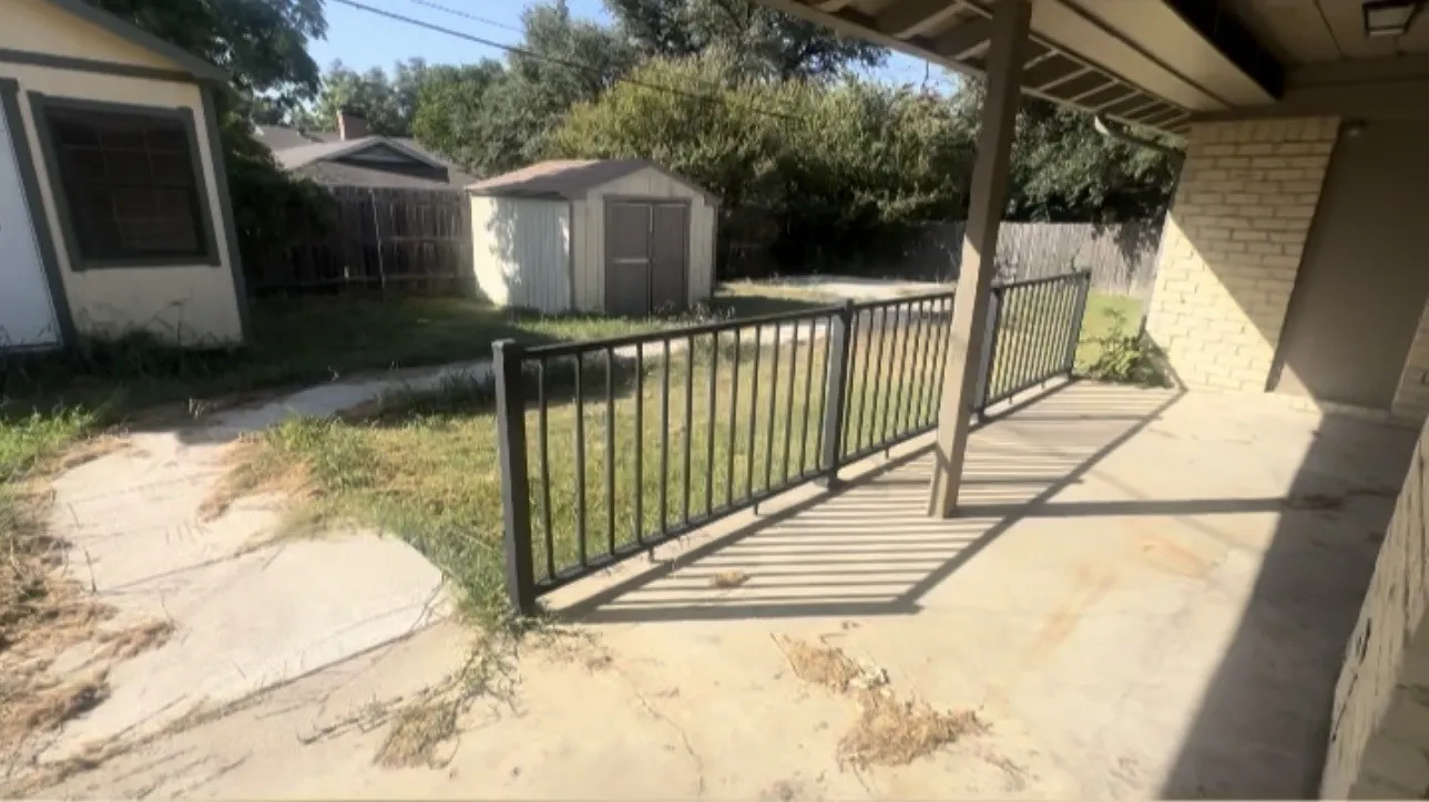 Single Family Residence For Sale in Tarrant County , 6208 Winifred Drive, Fort Worth, Texas 76133, 6 Bedroom, 4 Bathroom, Garage spaces, 2,795 Sqft, built in 1966, mls#21405742, Real Estate Agent in Fort Worth, Homes For Sale in Tarrant county, Homes For Sale in Fort Worth, Realtor in Fort Worth Texas, Real Estate Brokerage Independent Realty Texas, Luminita Cordes Realtor