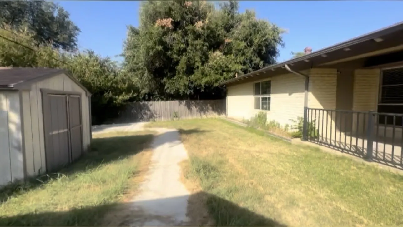 Single Family Residence For Sale in Tarrant County , 6208 Winifred Drive, Fort Worth, Texas 76133, 6 Bedroom, 4 Bathroom, Garage spaces, 2,795 Sqft, built in 1966, mls#21405742, Real Estate Agent in Fort Worth, Homes For Sale in Tarrant county, Homes For Sale in Fort Worth, Realtor in Fort Worth Texas, Real Estate Brokerage Independent Realty Texas, Luminita Cordes Realtor
