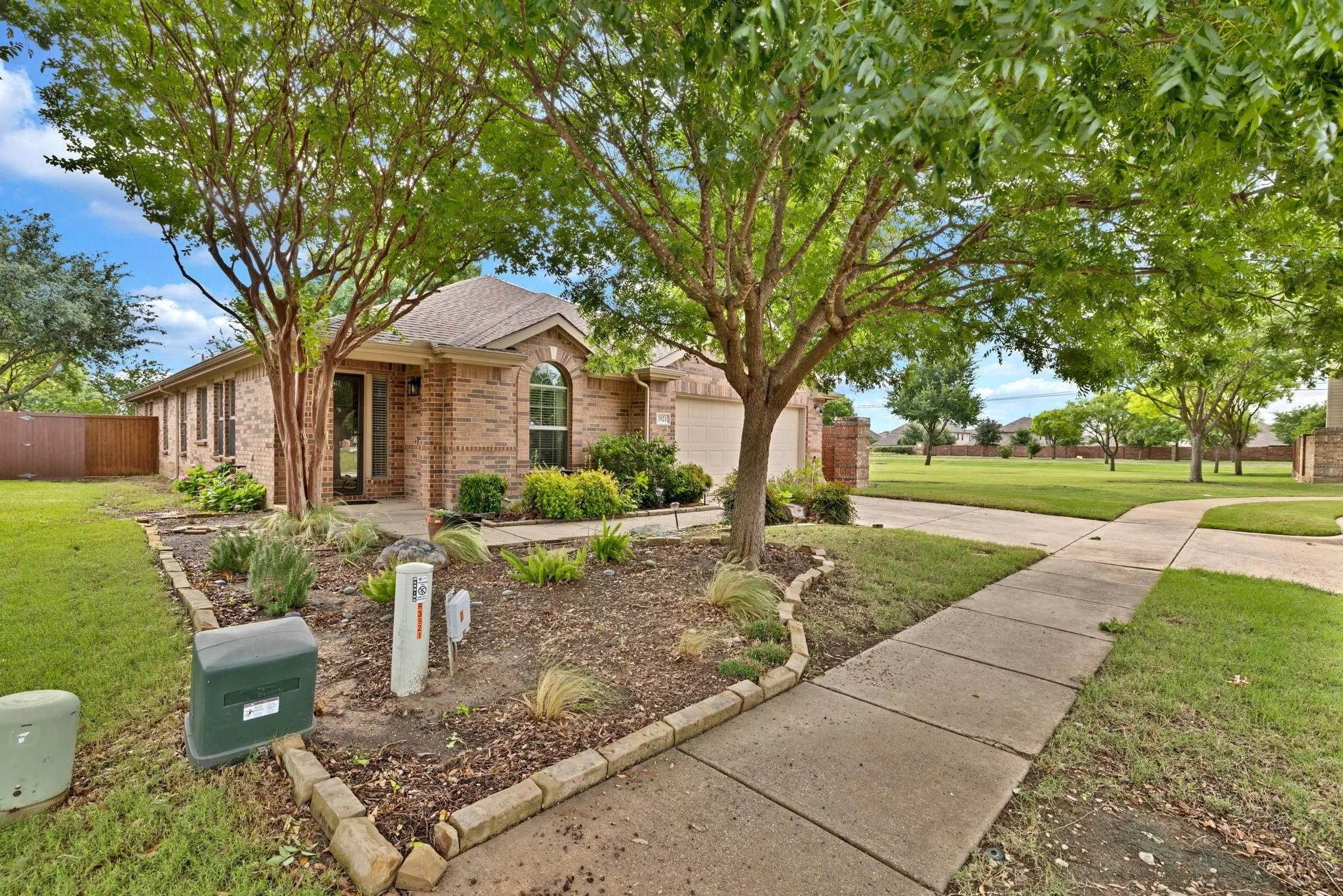 Single Family Residence For Sale in Collin County , 3921 Pitchstone Drive, Mc Kinney, Texas 75070, 3 Bedroom, 2 Bathroom, 2 Garage spaces, 2,178 Sqft, built in 2008, mls#21405744, Real Estate Agent in Mc Kinney, Homes For Sale in Collin county, Homes For Sale in Mc Kinney, Realtor in Mc Kinney Texas, Real Estate Brokerage Independent Realty Texas, Luminita Cordes Realtor