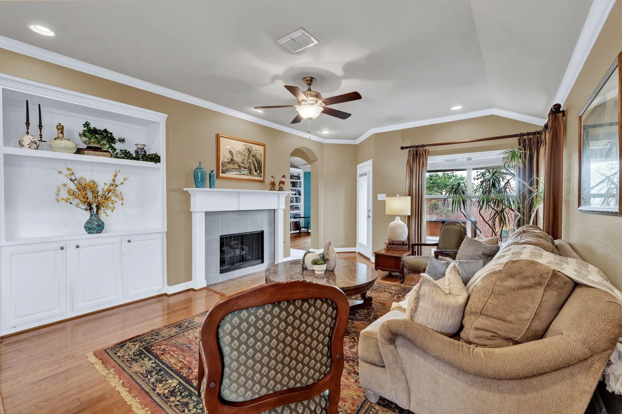 Single Family Residence For Sale in Collin County , 3921 Pitchstone Drive, Mc Kinney, Texas 75070, 3 Bedroom, 2 Bathroom, 2 Garage spaces, 2,178 Sqft, built in 2008, mls#21405744, Real Estate Agent in Mc Kinney, Homes For Sale in Collin county, Homes For Sale in Mc Kinney, Realtor in Mc Kinney Texas, Real Estate Brokerage Independent Realty Texas, Luminita Cordes Realtor