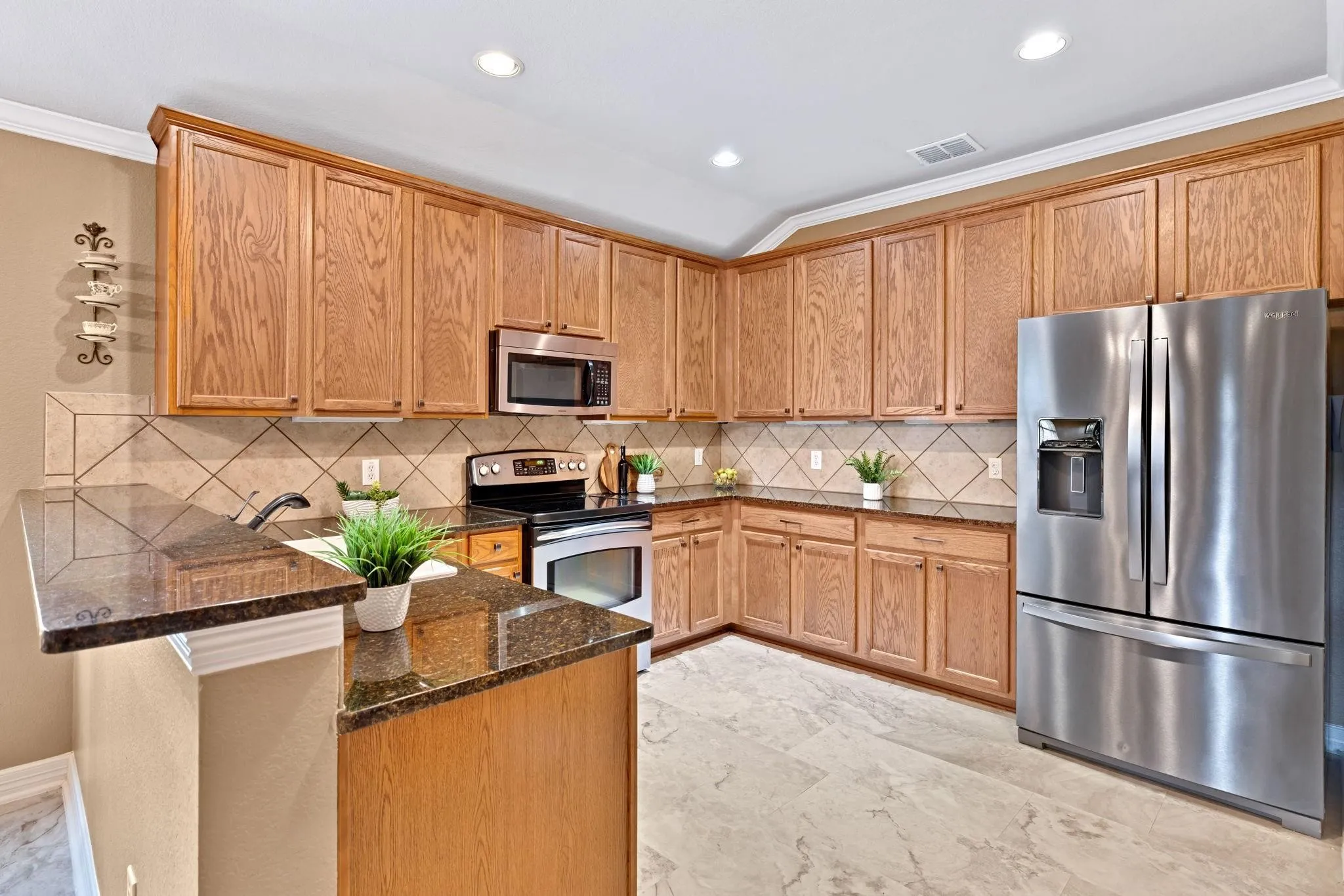 Single Family Residence For Sale in Collin County , 3921 Pitchstone Drive, Mc Kinney, Texas 75070, 3 Bedroom, 2 Bathroom, 2 Garage spaces, 2,178 Sqft, built in 2008, mls#21405744, Real Estate Agent in Mc Kinney, Homes For Sale in Collin county, Homes For Sale in Mc Kinney, Realtor in Mc Kinney Texas, Real Estate Brokerage Independent Realty Texas, Luminita Cordes Realtor
