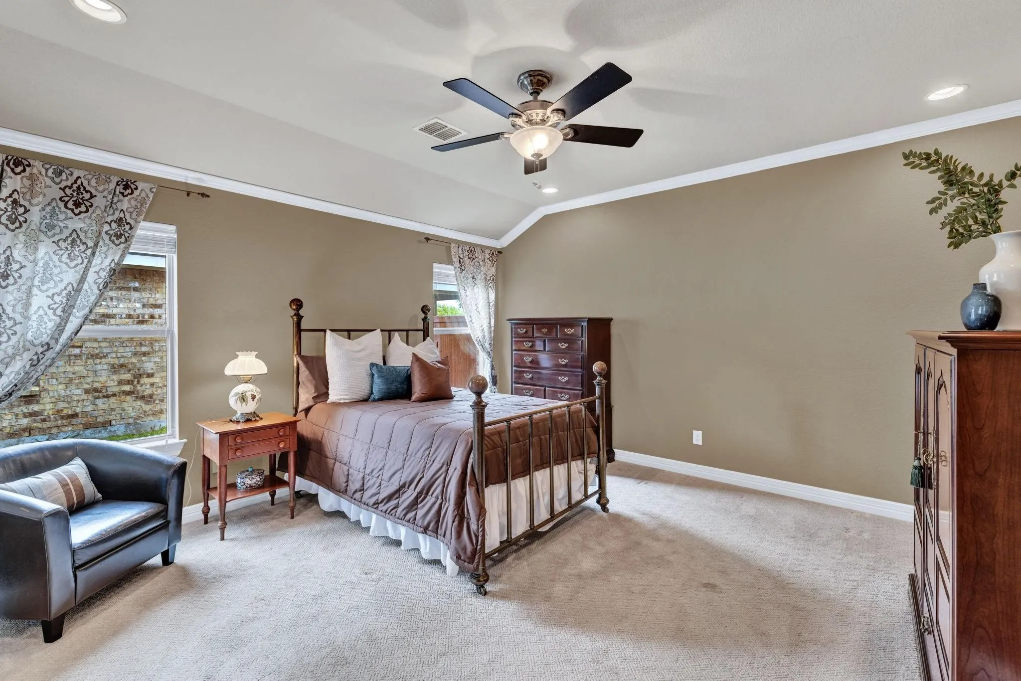 Single Family Residence For Sale in Collin County , 3921 Pitchstone Drive, Mc Kinney, Texas 75070, 3 Bedroom, 2 Bathroom, 2 Garage spaces, 2,178 Sqft, built in 2008, mls#21405744, Real Estate Agent in Mc Kinney, Homes For Sale in Collin county, Homes For Sale in Mc Kinney, Realtor in Mc Kinney Texas, Real Estate Brokerage Independent Realty Texas, Luminita Cordes Realtor