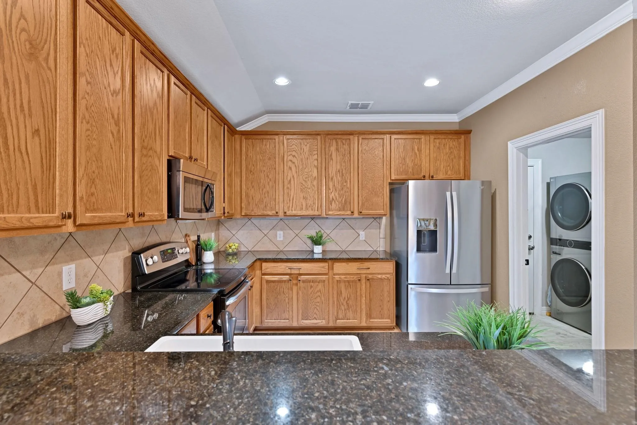 Single Family Residence For Sale in Collin County , 3921 Pitchstone Drive, Mc Kinney, Texas 75070, 3 Bedroom, 2 Bathroom, 2 Garage spaces, 2,178 Sqft, built in 2008, mls#21405744, Real Estate Agent in Mc Kinney, Homes For Sale in Collin county, Homes For Sale in Mc Kinney, Realtor in Mc Kinney Texas, Real Estate Brokerage Independent Realty Texas, Luminita Cordes Realtor